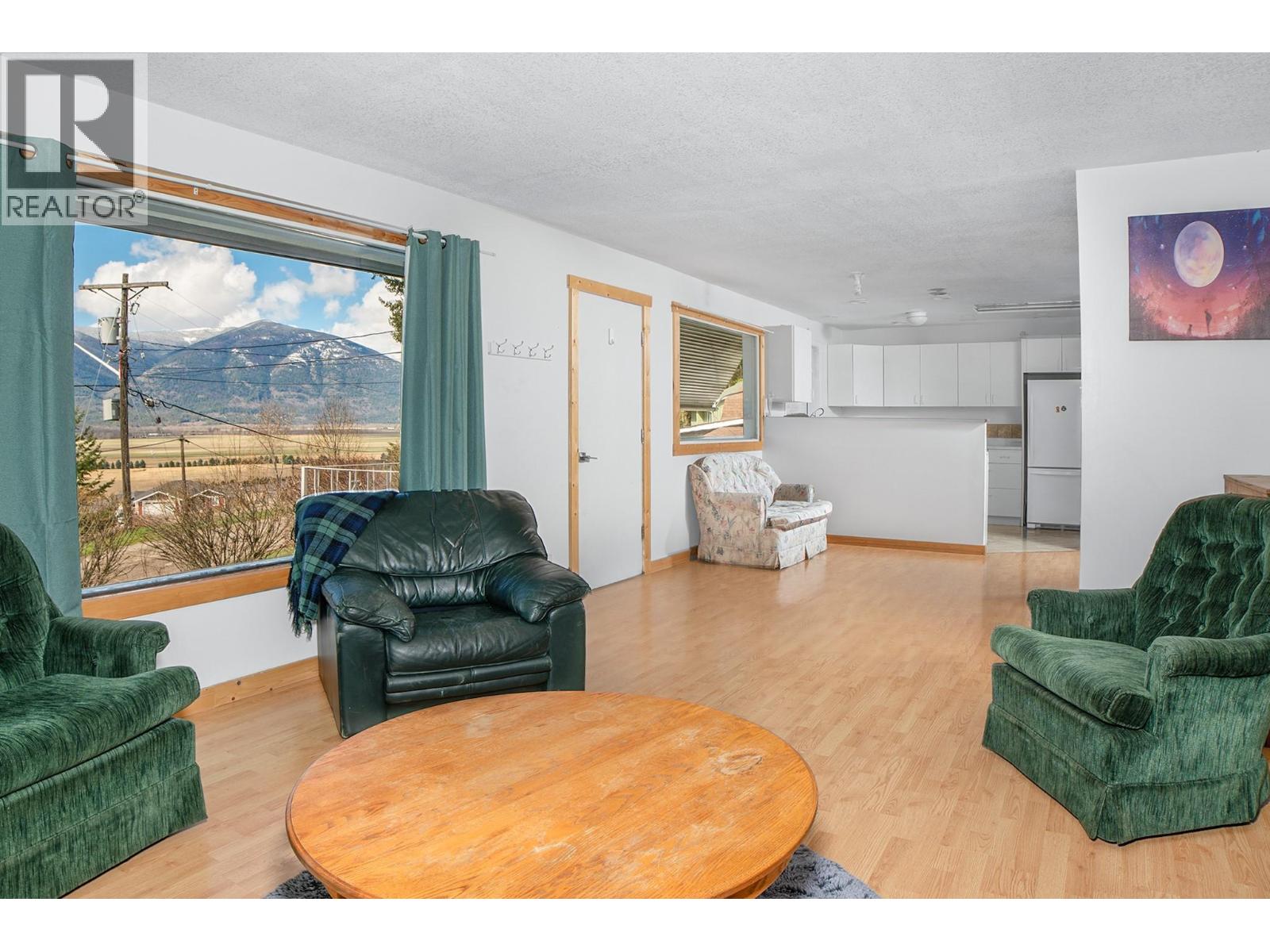 338 Valleyview Drive, Creston, British Columbia  V0B 1G3 - Photo 5 - 10381018