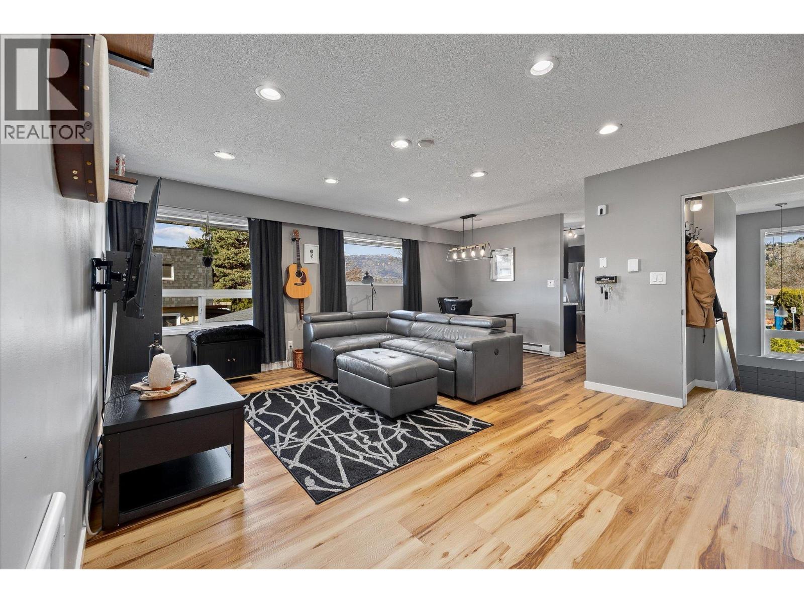 1291 Bernard Avenue Unit# 2, Kelowna, British Columbia  V1Y 6R3 - Photo 2 - 10380828