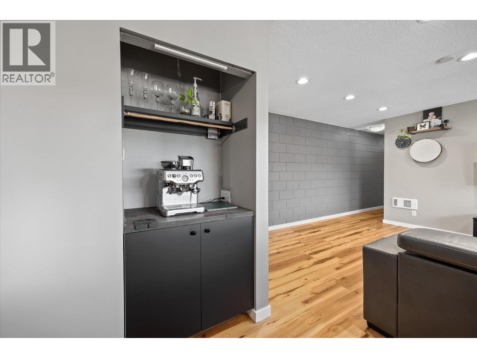 1291 Bernard Avenue Unit# 2, Kelowna, British Columbia  V1Y 6R3 - Photo 8 - 10380828