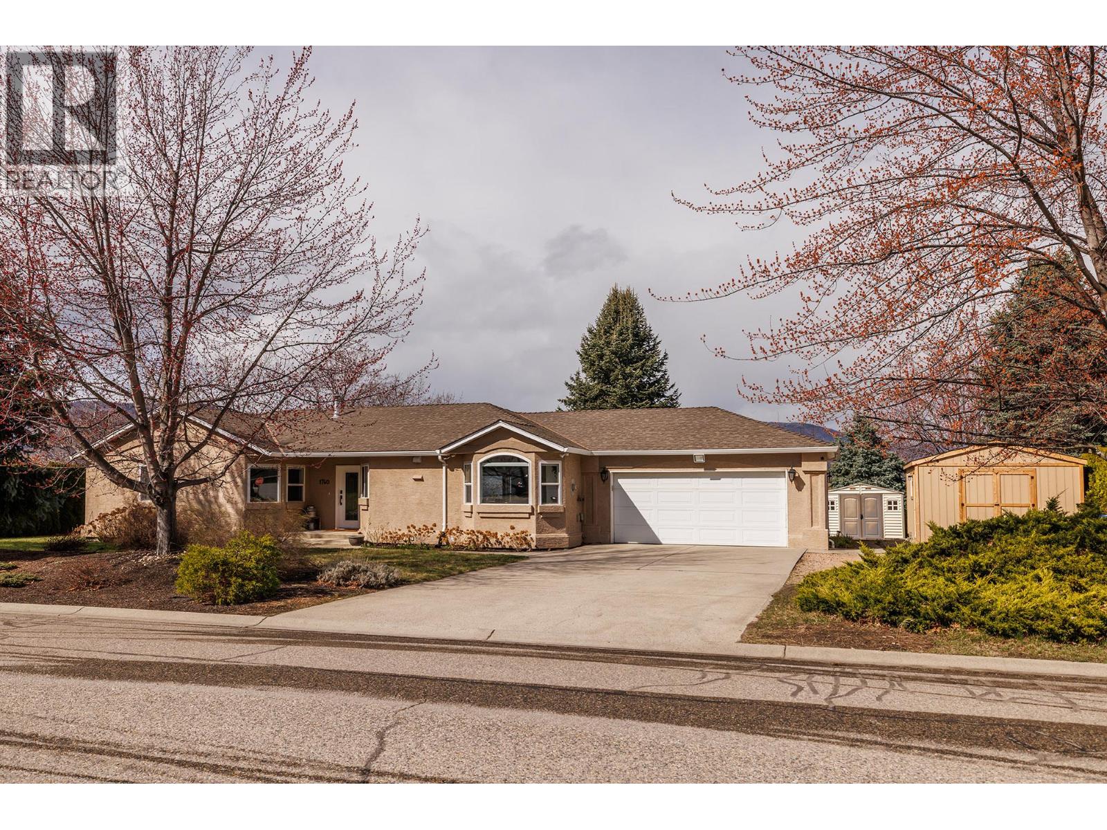 1740 Saldin Court, Lake Country, British Columbia  V4V 1N9 - Photo 2 - 10380836