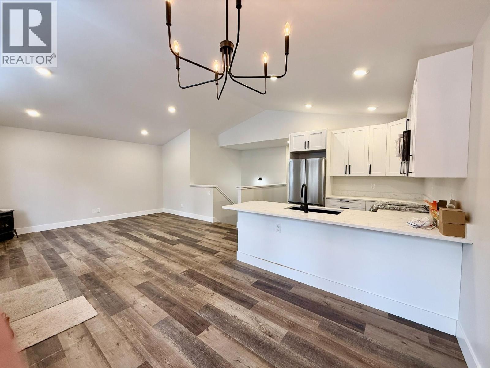 1938 Foxwood Trail Unit# 9, windermere, British Columbia