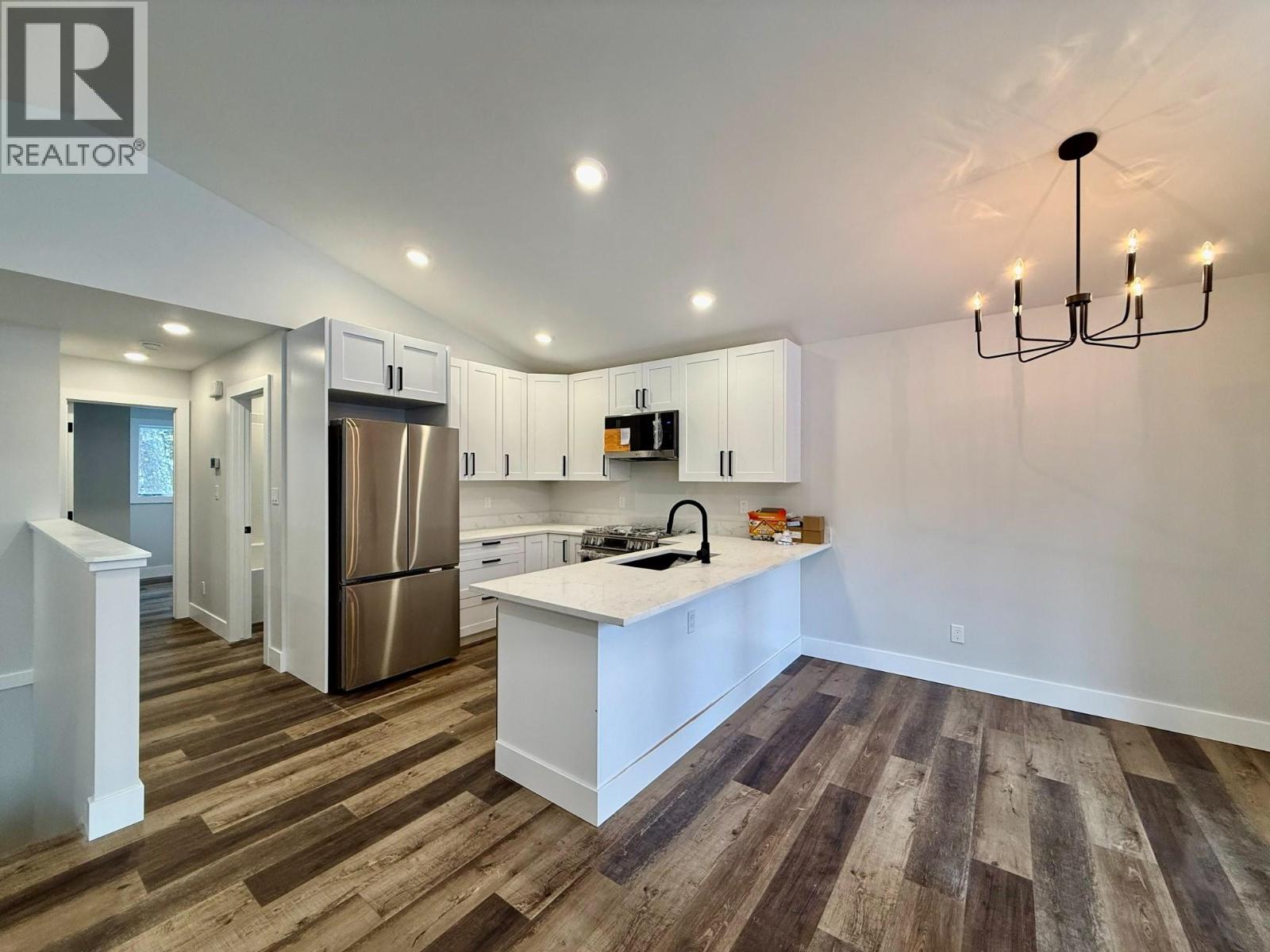 1938 Foxwood Trail Unit# 9, Windermere, British Columbia  V0B 2L2 - Photo 10 - 10381017