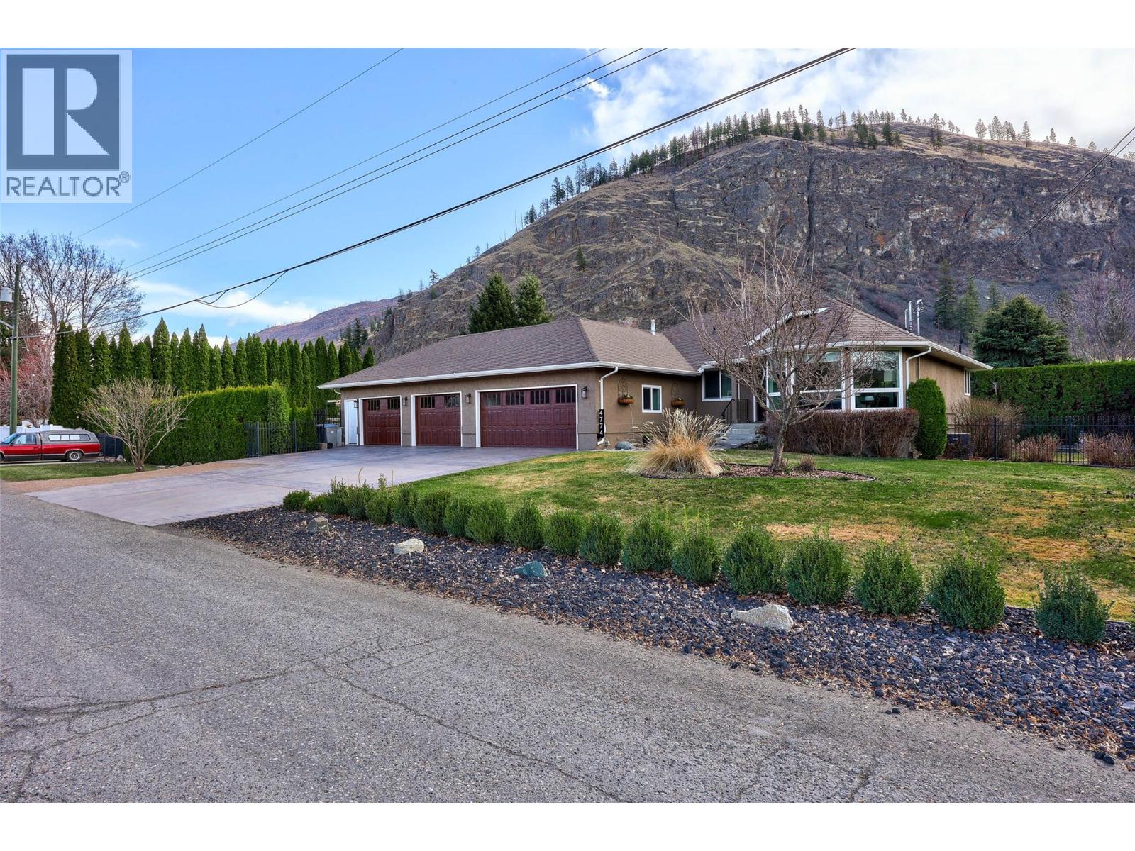 4774 Cammeray Drive, Kamloops, British Columbia  V2H 1N5 - Photo 2 - 10380144