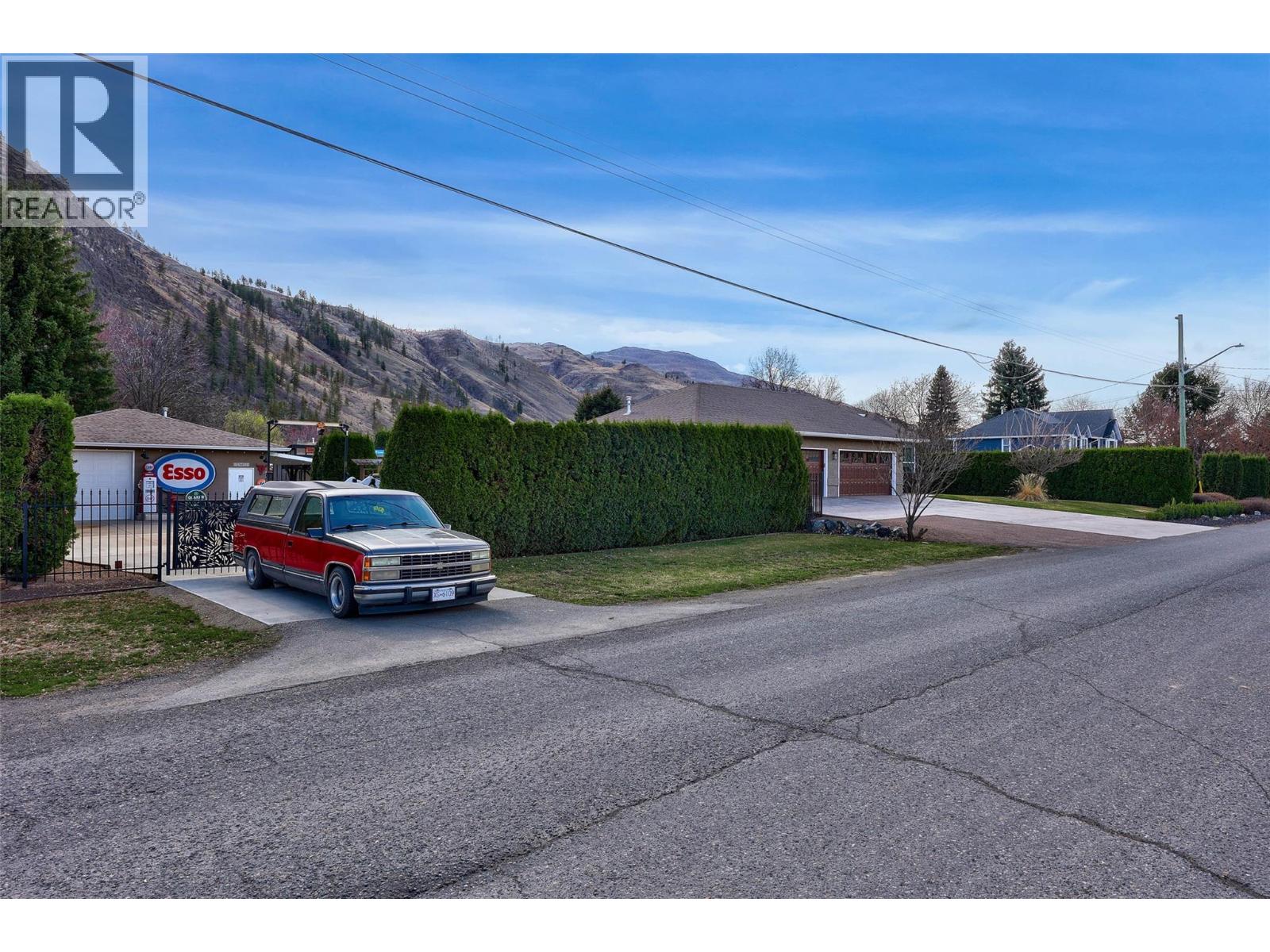 4774 Cammeray Drive, Kamloops, British Columbia  V2H 1N5 - Photo 4 - 10380144