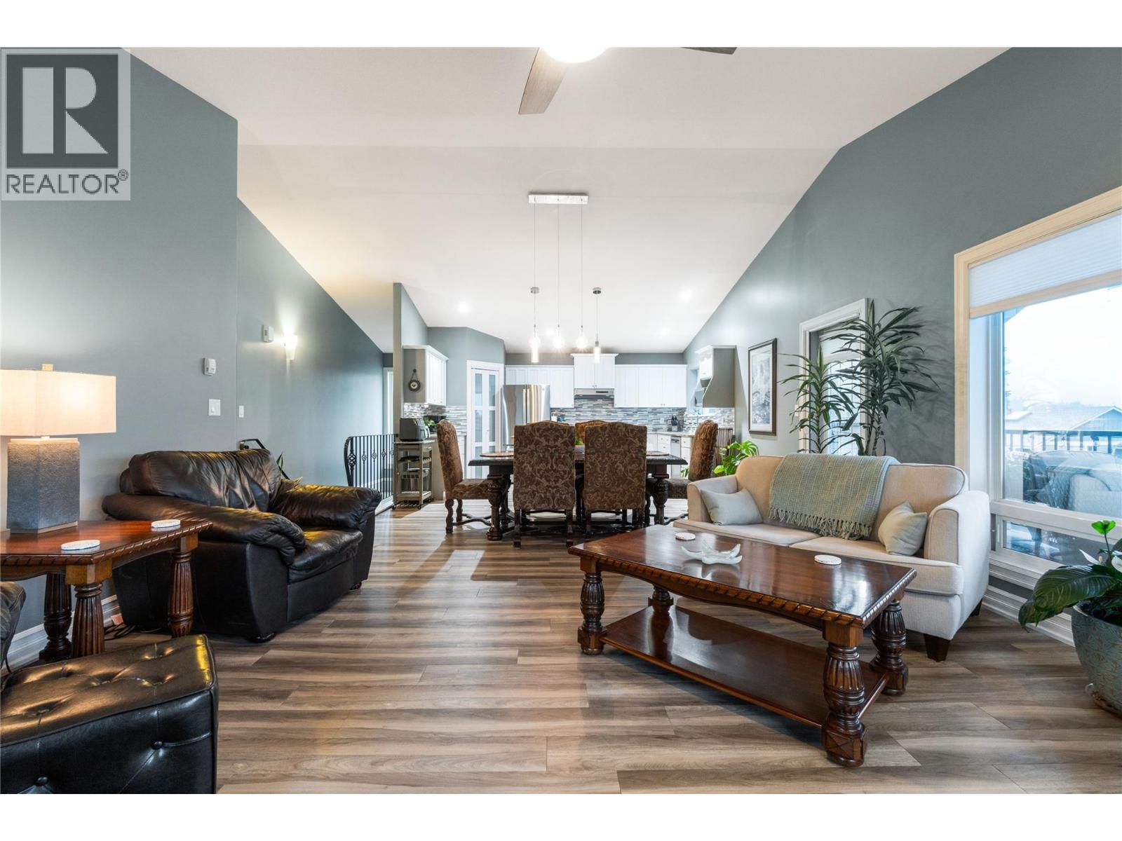 1040 14 Avenue Se, Salmon Arm, British Columbia  V1E 2R6 - Photo 22 - 10380958