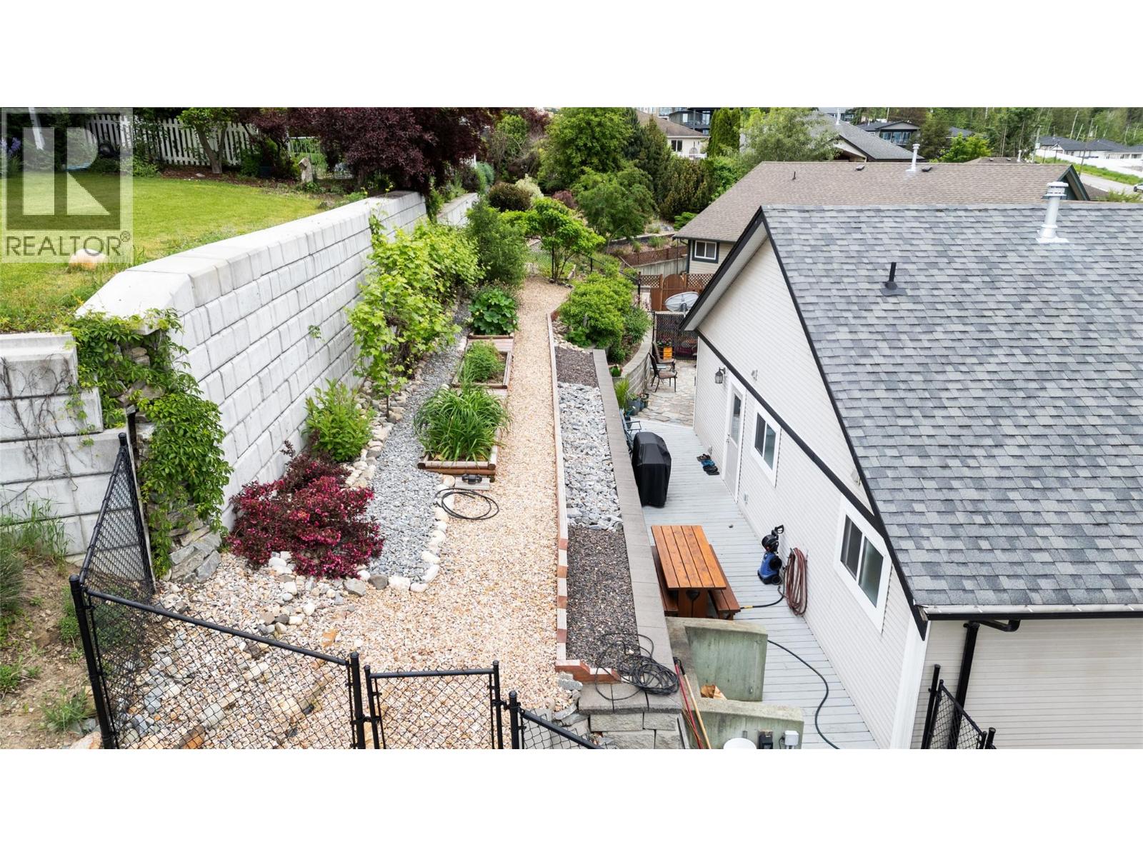 1040 14 Avenue Se, Salmon Arm, British Columbia  V1E 2R6 - Photo 9 - 10380958