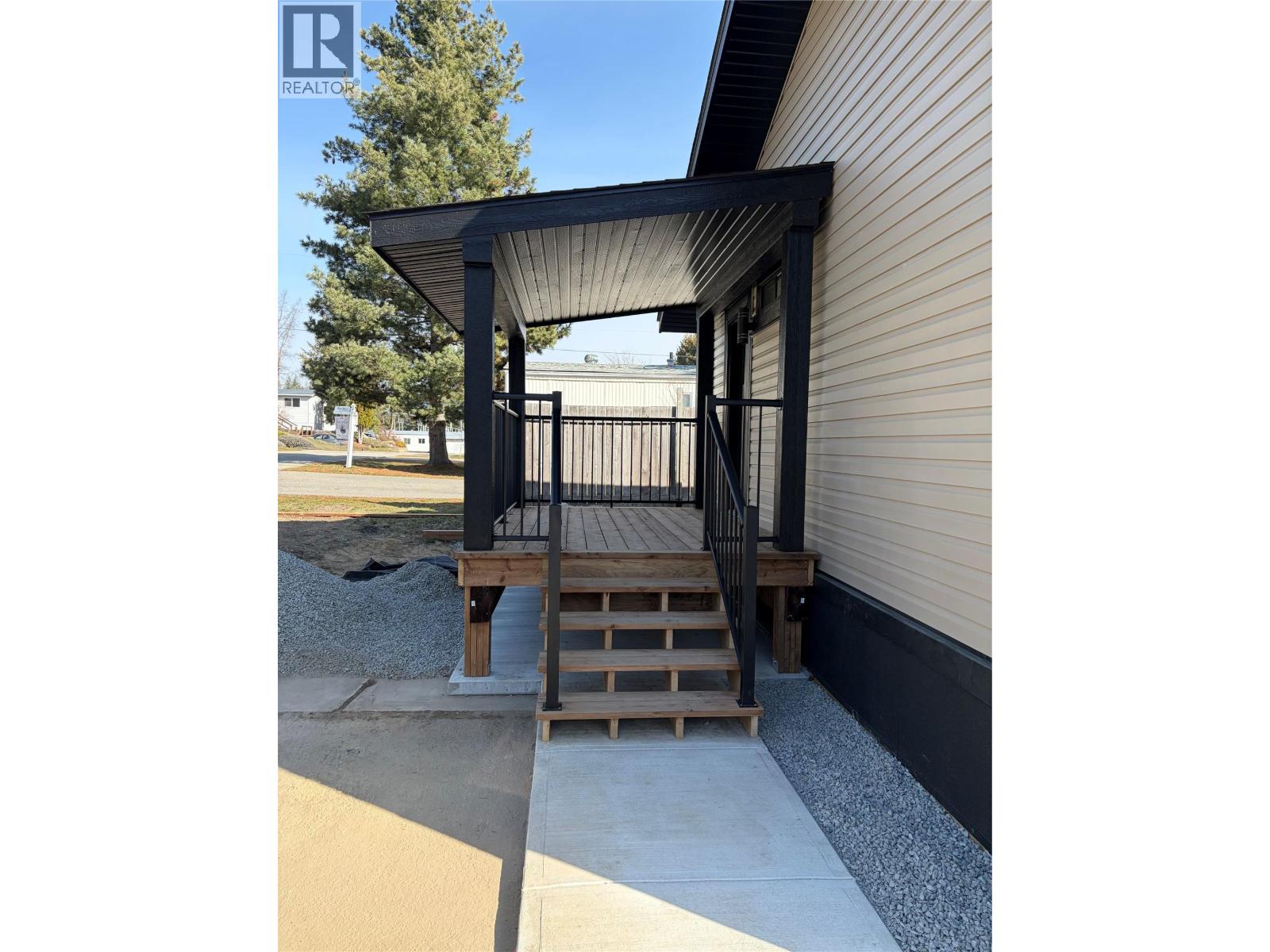 1361 30 Street Se Unit# 42, Salmon Arm, British Columbia  V1E 2N4 - Photo 3 - 10379032