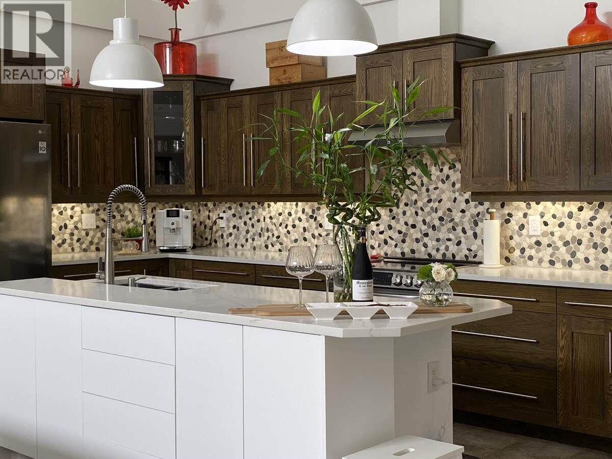 1905 Pandosy Street Unit# 307, Kelowna, British Columbia  V1Y 1R8 - Photo 1 - 10381053