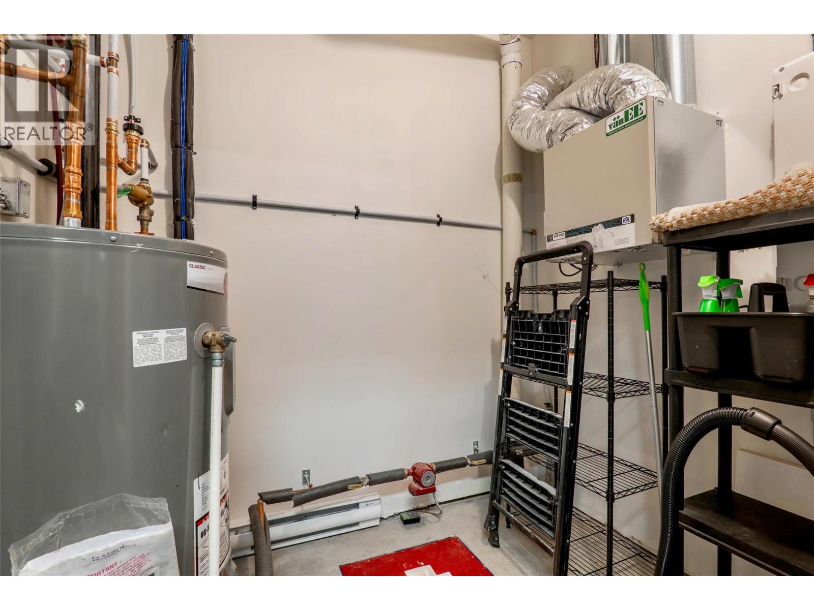 2731 Fairview Road, Anglemont, British Columbia  V0E 1M8 - Photo 25 - 10380574