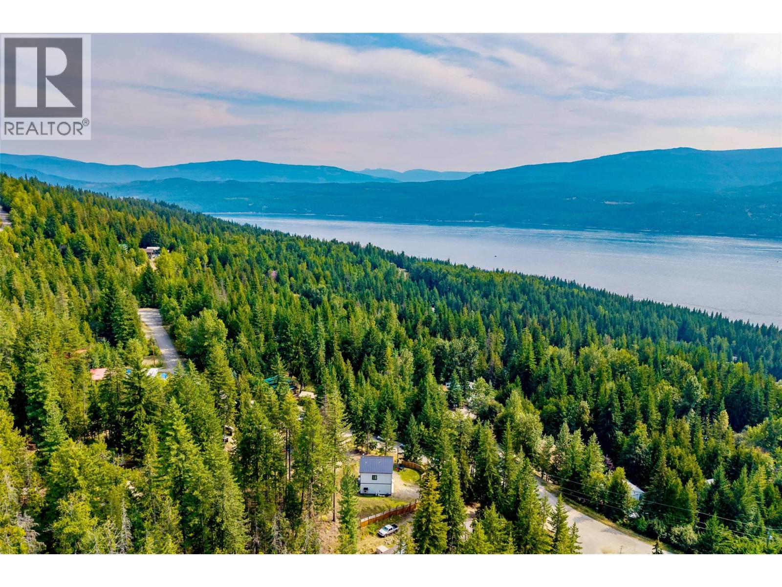 2731 Fairview Road, Anglemont, British Columbia  V0E 1M8 - Photo 38 - 10380574