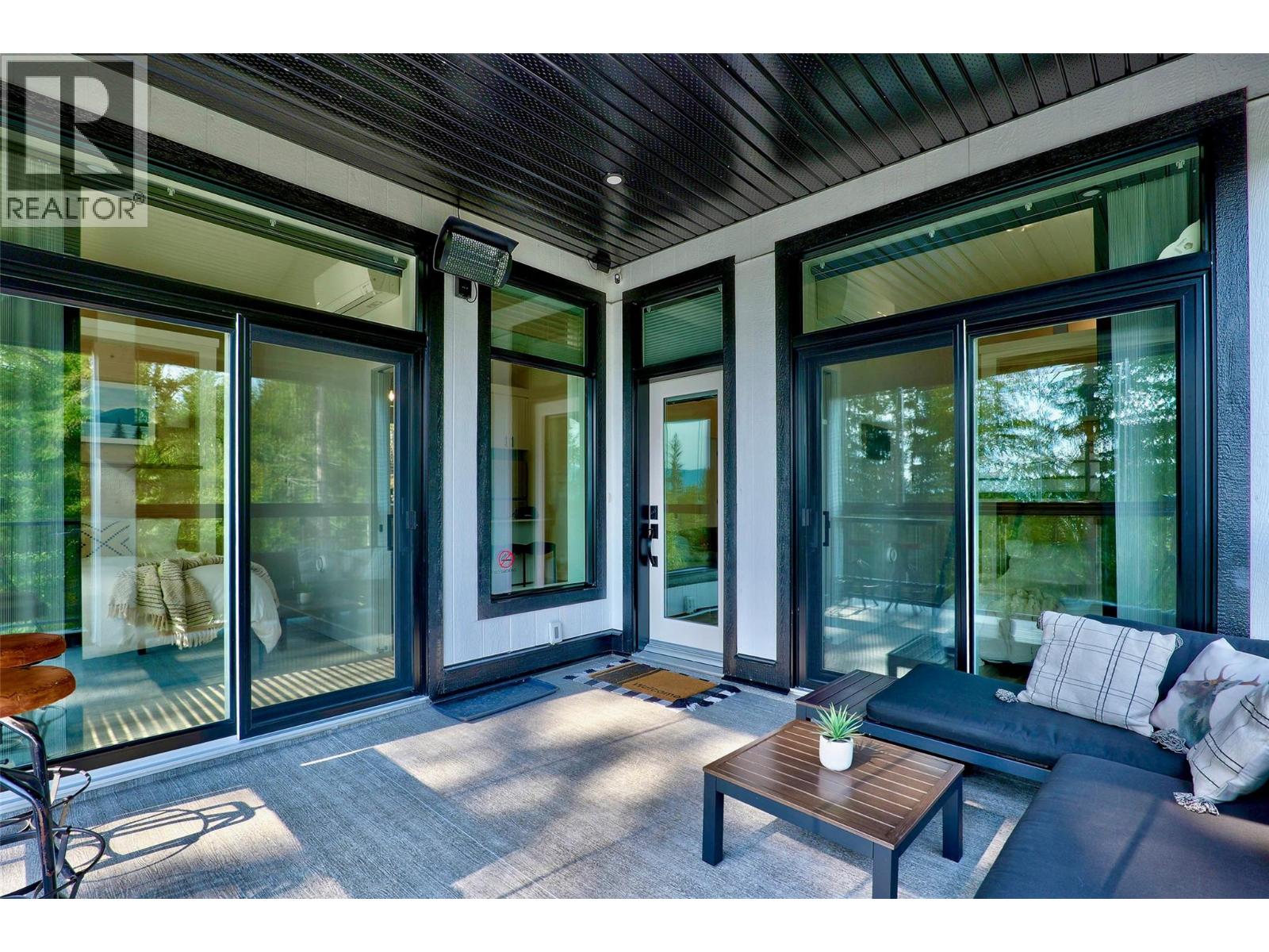 2731 Fairview Road, Anglemont, British Columbia  V0E 1M8 - Photo 6 - 10380574