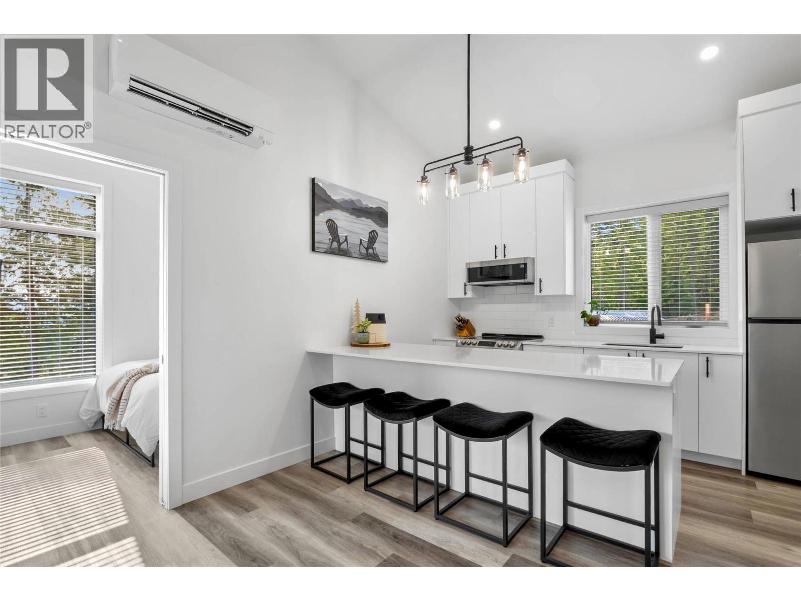 2731 Fairview Road, Anglemont, British Columbia  V0E 1M8 - Photo 9 - 10380574