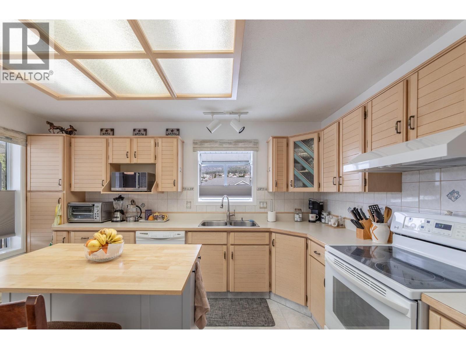 62 Dauphin Avenue Unit# 202, Penticton, British Columbia  V2A 6V8 - Photo 6 - 10381059