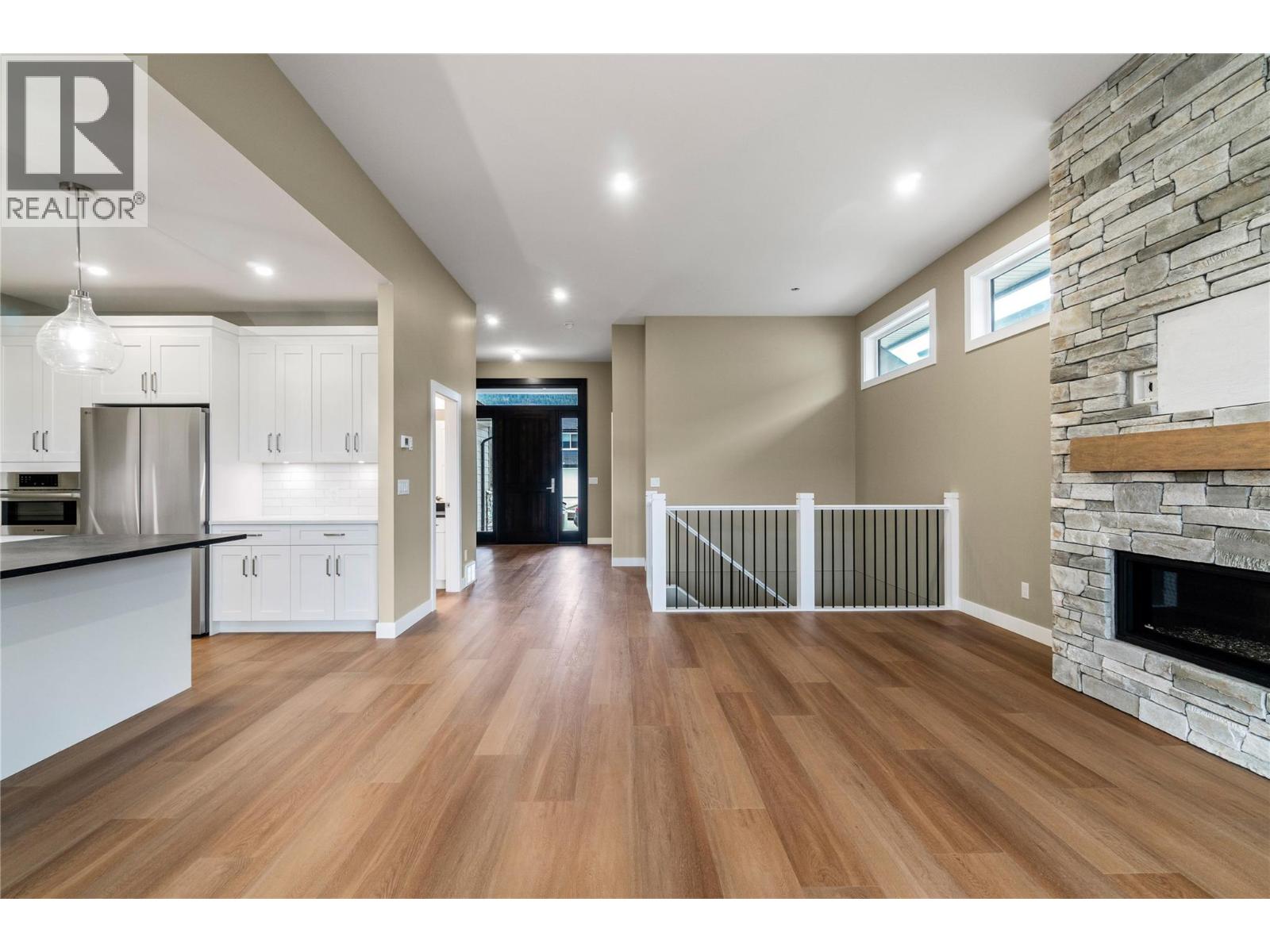 1905 35 Street Ne, Salmon Arm, British Columbia  V1E 1M9 - Photo 10 - 10381019