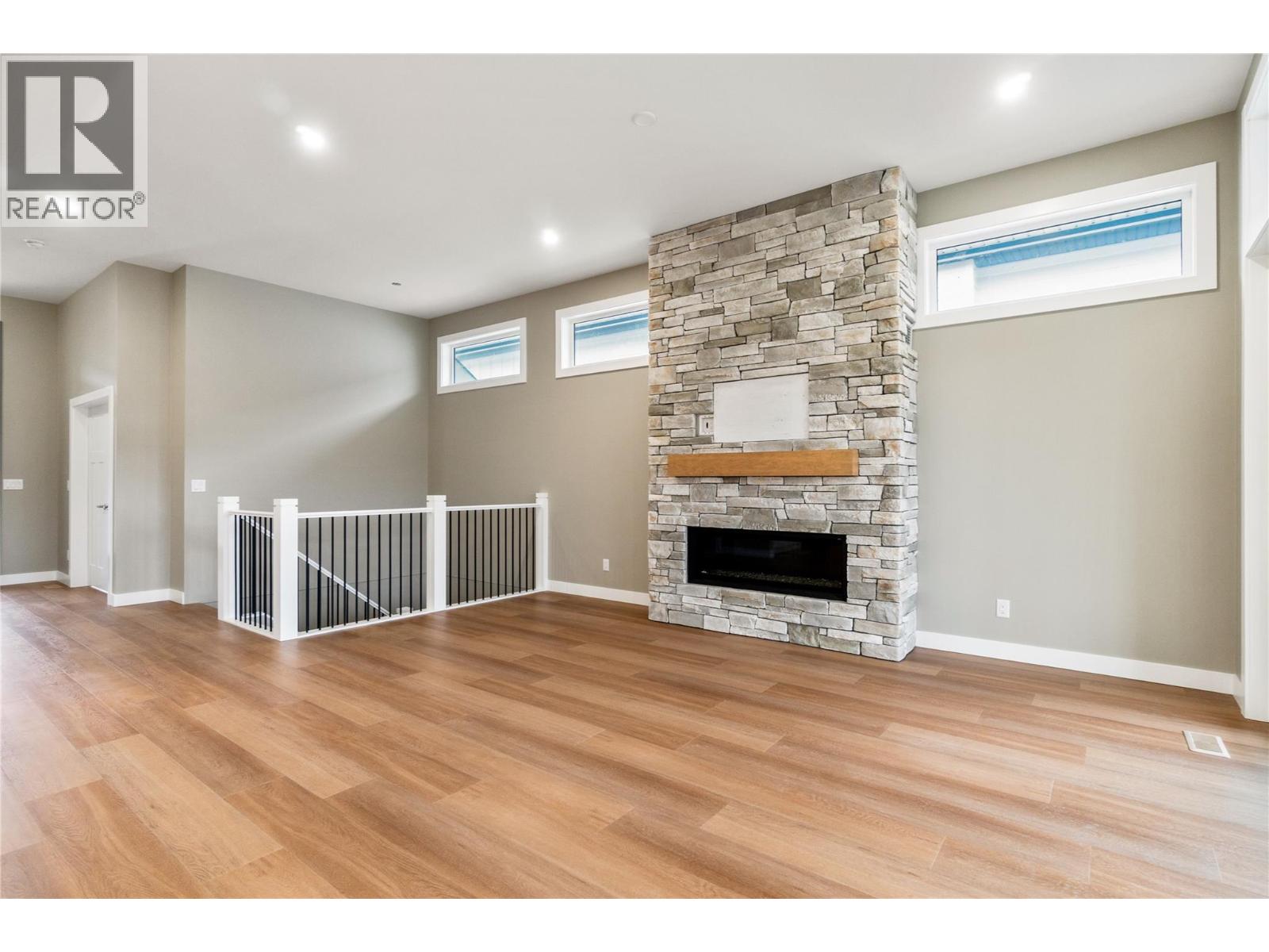 1905 35 Street Ne, Salmon Arm, British Columbia  V1E 1M9 - Photo 11 - 10381019