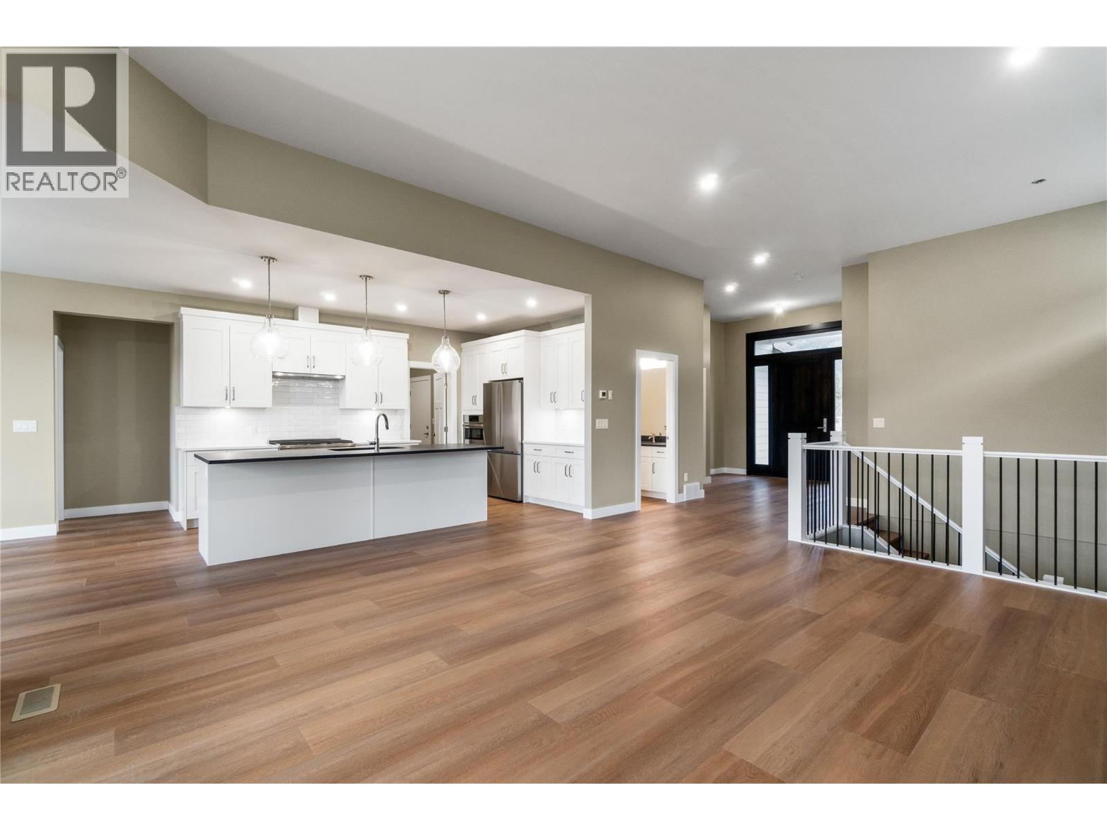 1905 35 Street Ne, Salmon Arm, British Columbia  V1E 1M9 - Photo 12 - 10381019