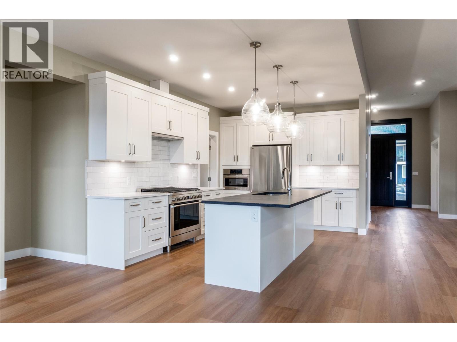 1905 35 Street Ne, Salmon Arm, British Columbia  V1E 1M9 - Photo 15 - 10381019