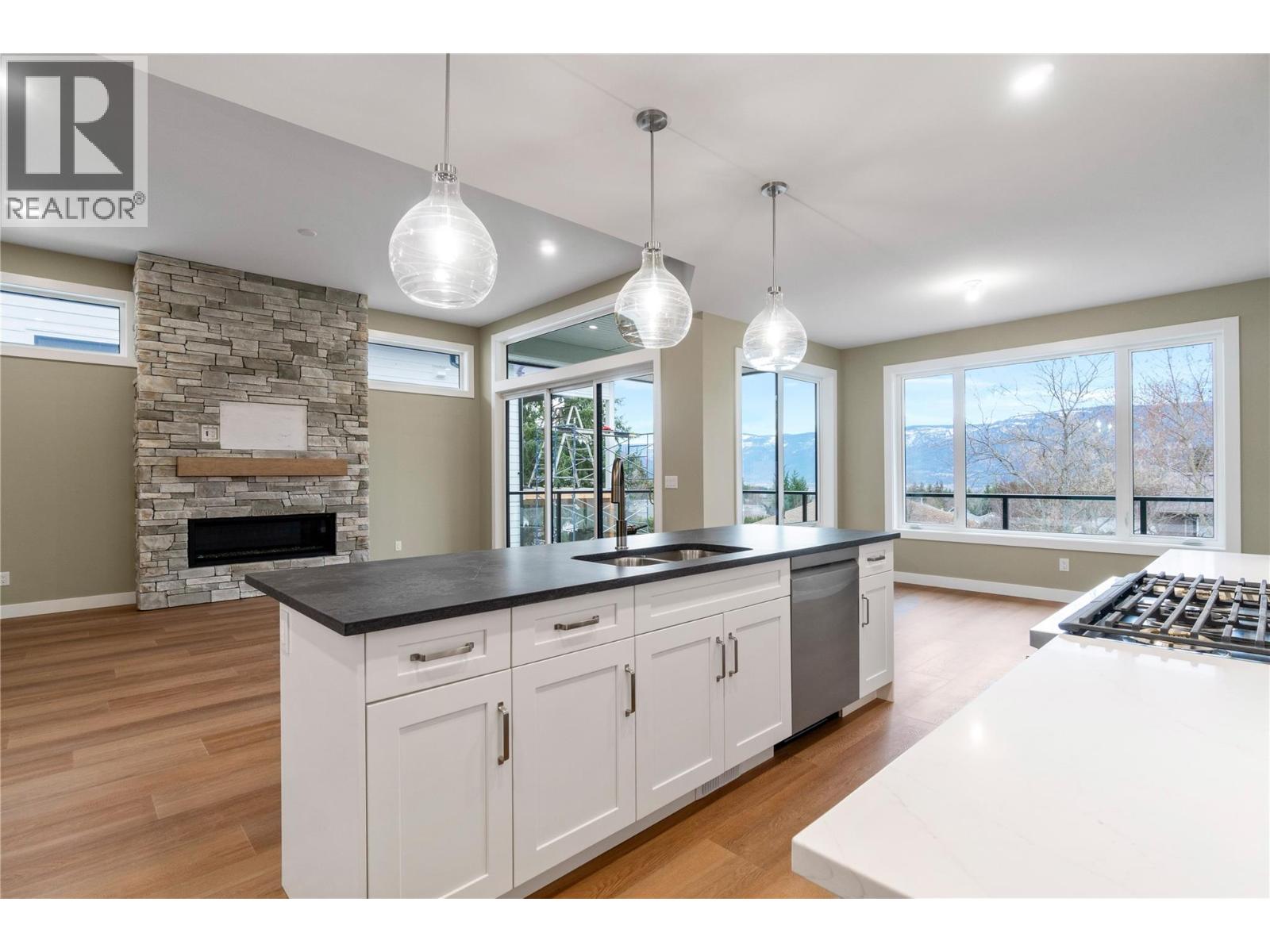 1905 35 Street Ne, Salmon Arm, British Columbia  V1E 1M9 - Photo 17 - 10381019