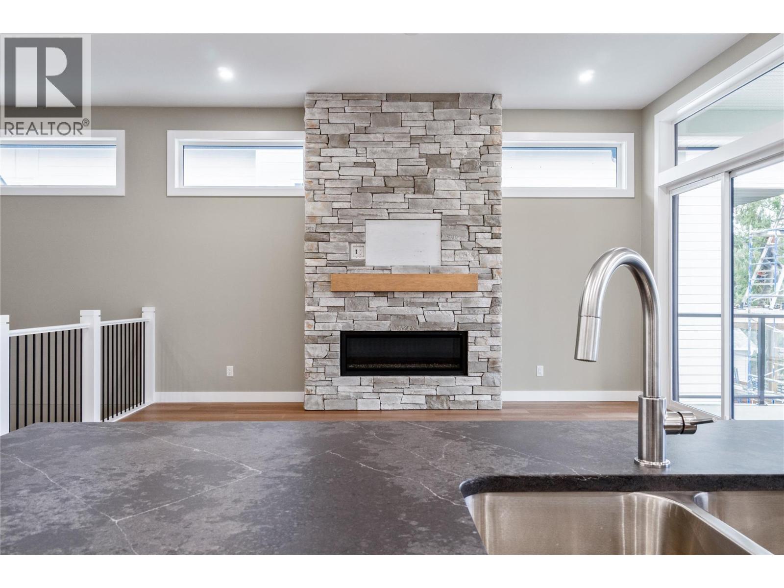 1905 35 Street Ne, Salmon Arm, British Columbia  V1E 1M9 - Photo 19 - 10381019