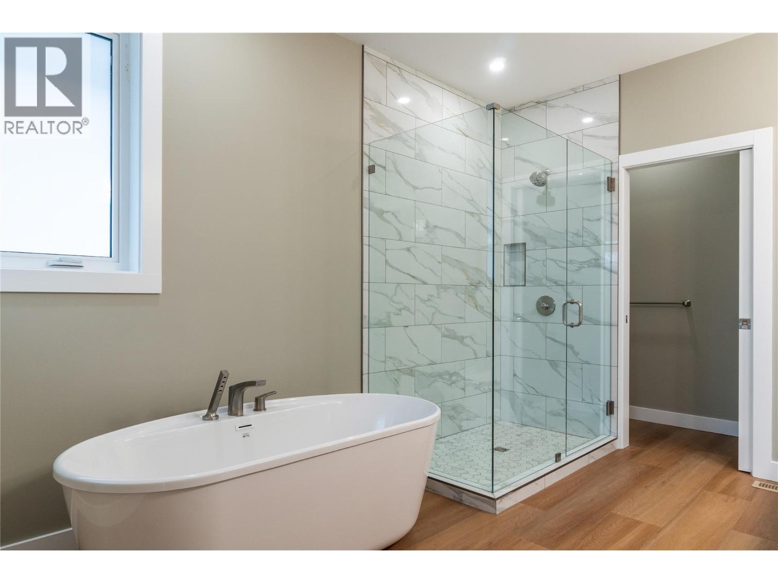 1905 35 Street Ne, Salmon Arm, British Columbia  V1E 1M9 - Photo 36 - 10381019