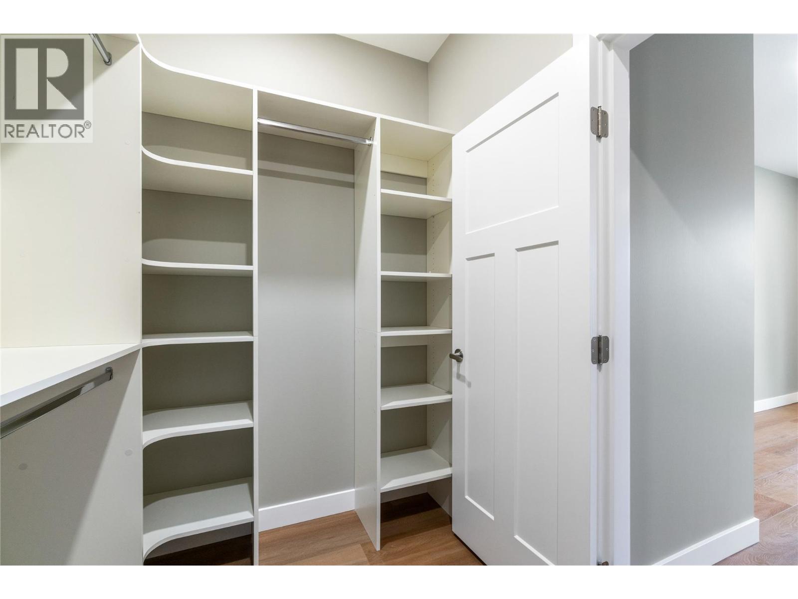 1905 35 Street Ne, Salmon Arm, British Columbia  V1E 1M9 - Photo 38 - 10381019