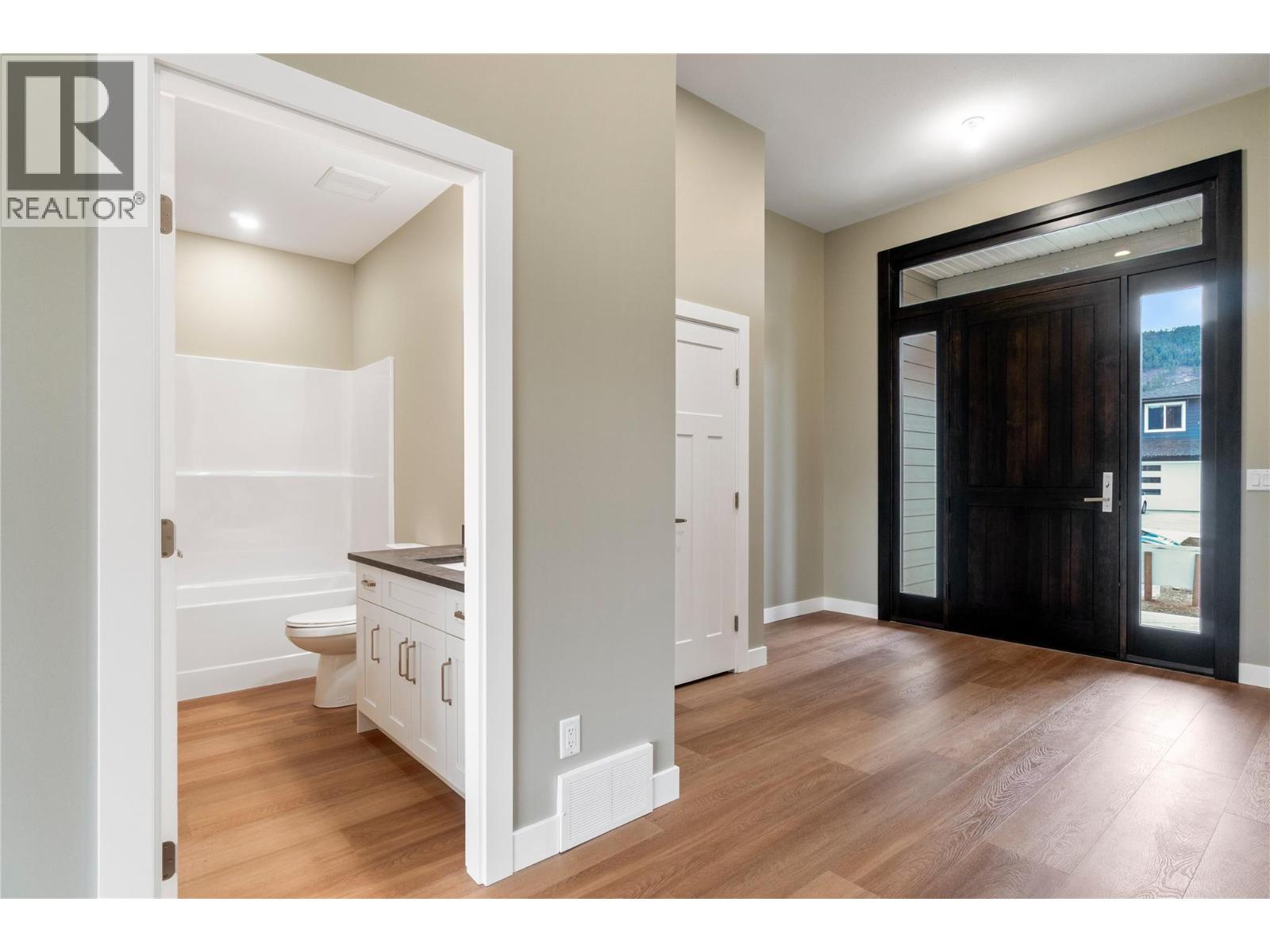 1905 35 Street Ne, Salmon Arm, British Columbia  V1E 1M9 - Photo 40 - 10381019