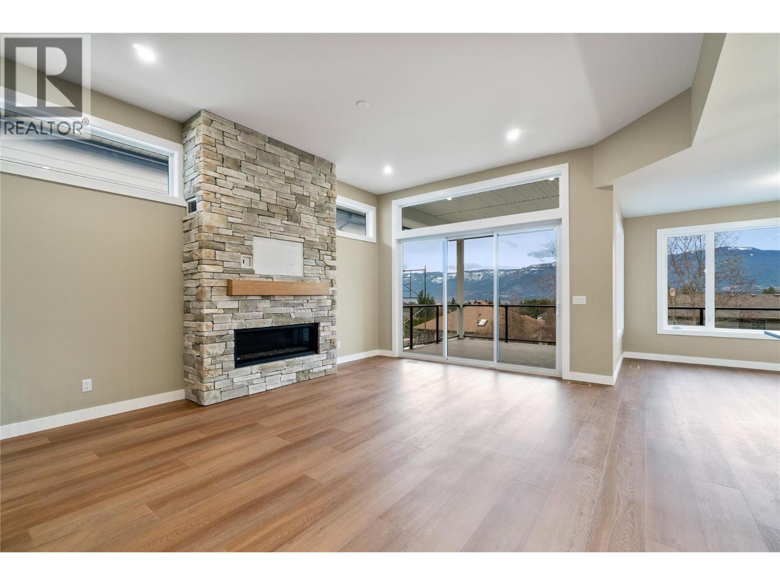 1905 35 Street Ne, Salmon Arm, British Columbia  V1E 1M9 - Photo 7 - 10381019