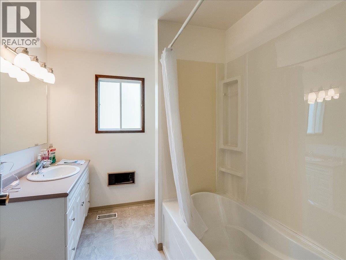 5641 Slocan River Road, Winlaw, British Columbia  V0G 2J0 - Photo 13 - 10381035