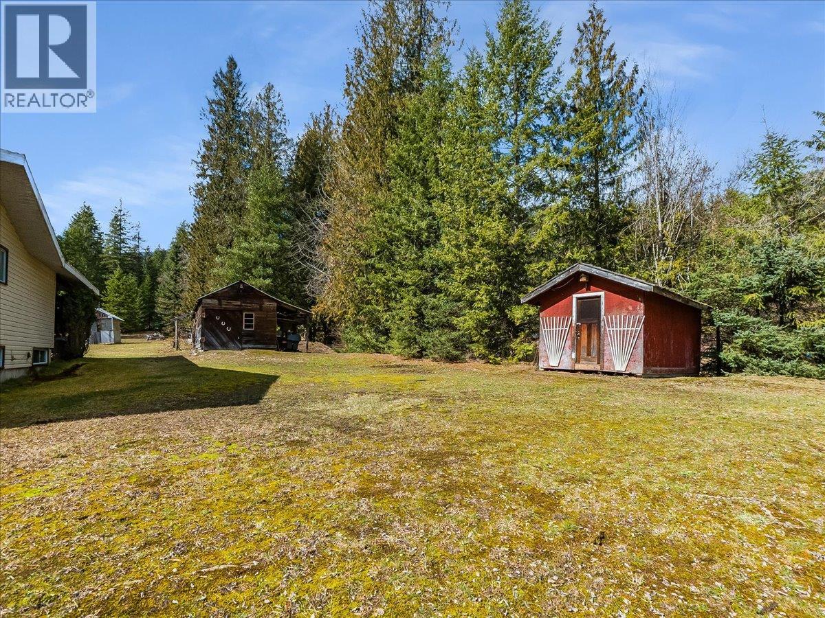 5641 Slocan River Road, Winlaw, British Columbia  V0G 2J0 - Photo 21 - 10381035