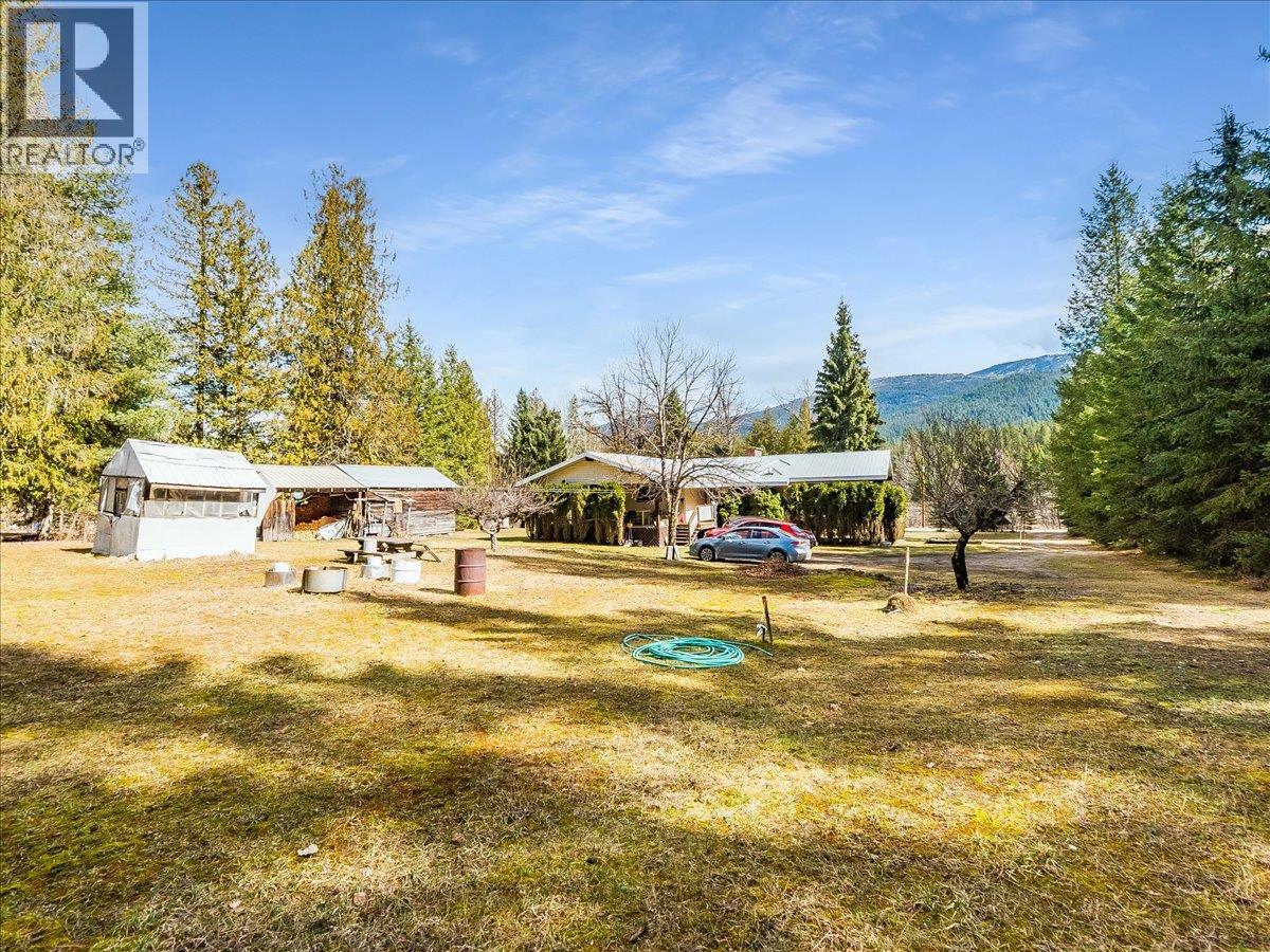 5641 Slocan River Road, Winlaw, British Columbia  V0G 2J0 - Photo 22 - 10381035