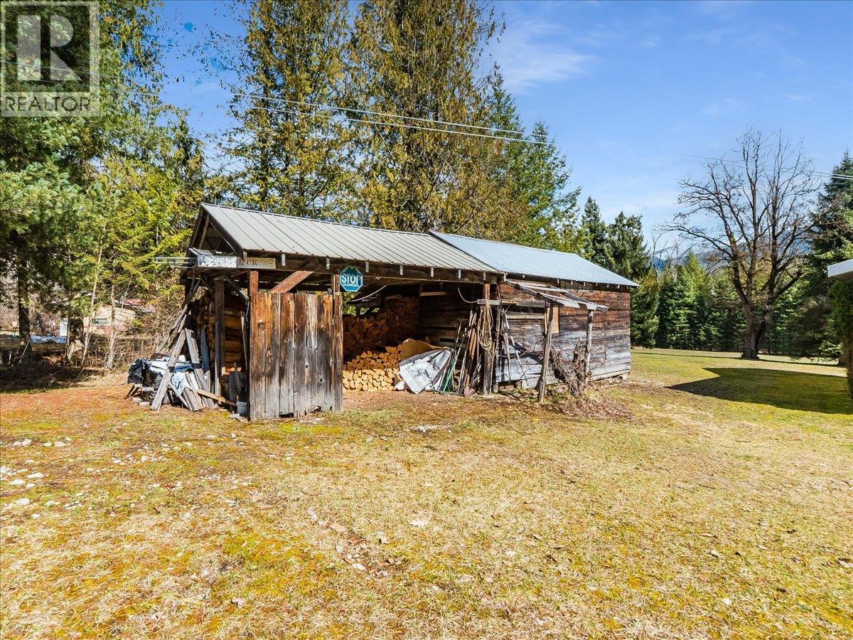 5641 Slocan River Road, Winlaw, British Columbia  V0G 2J0 - Photo 24 - 10381035