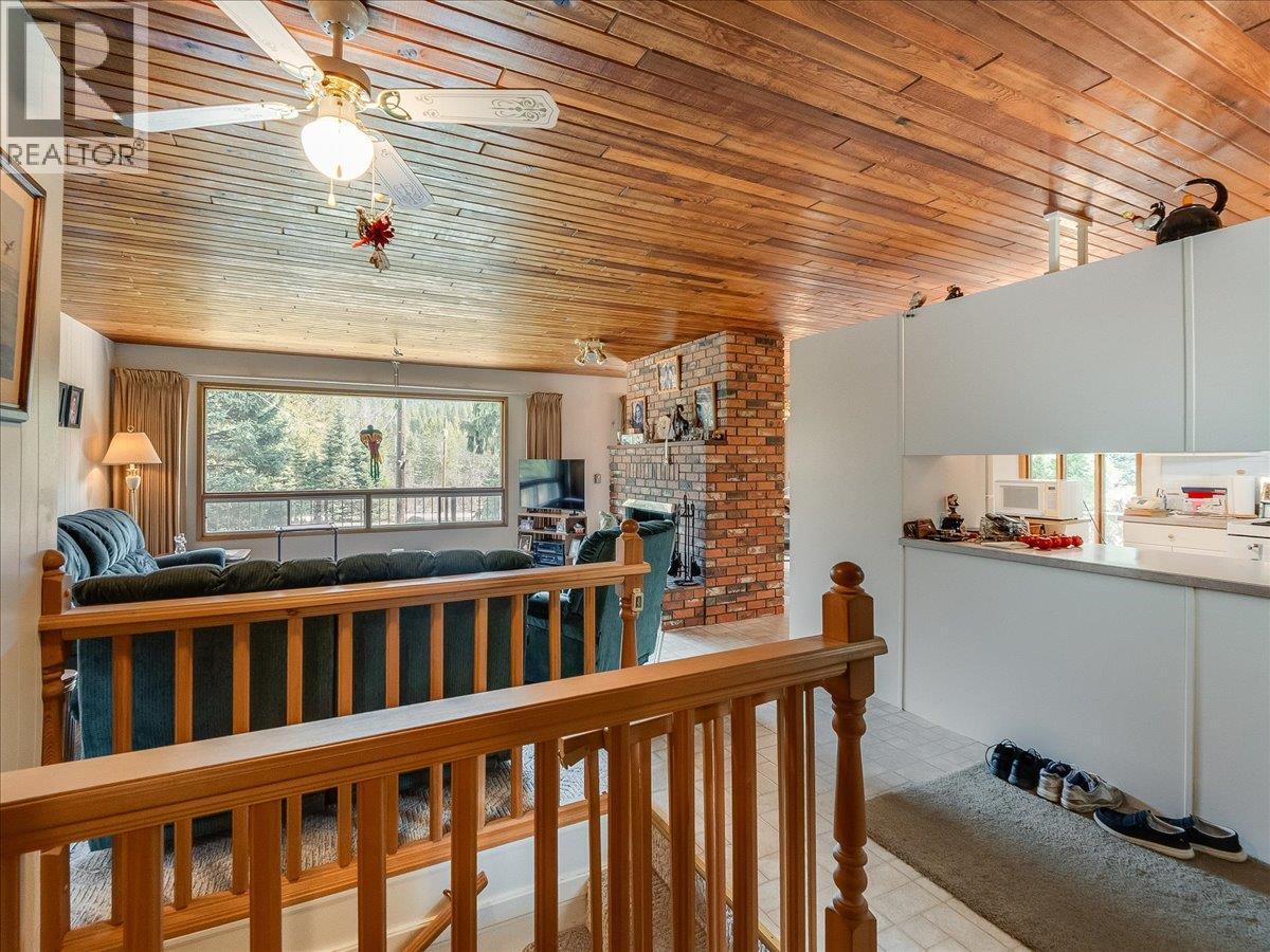 5641 Slocan River Road, Winlaw, British Columbia  V0G 2J0 - Photo 6 - 10381035