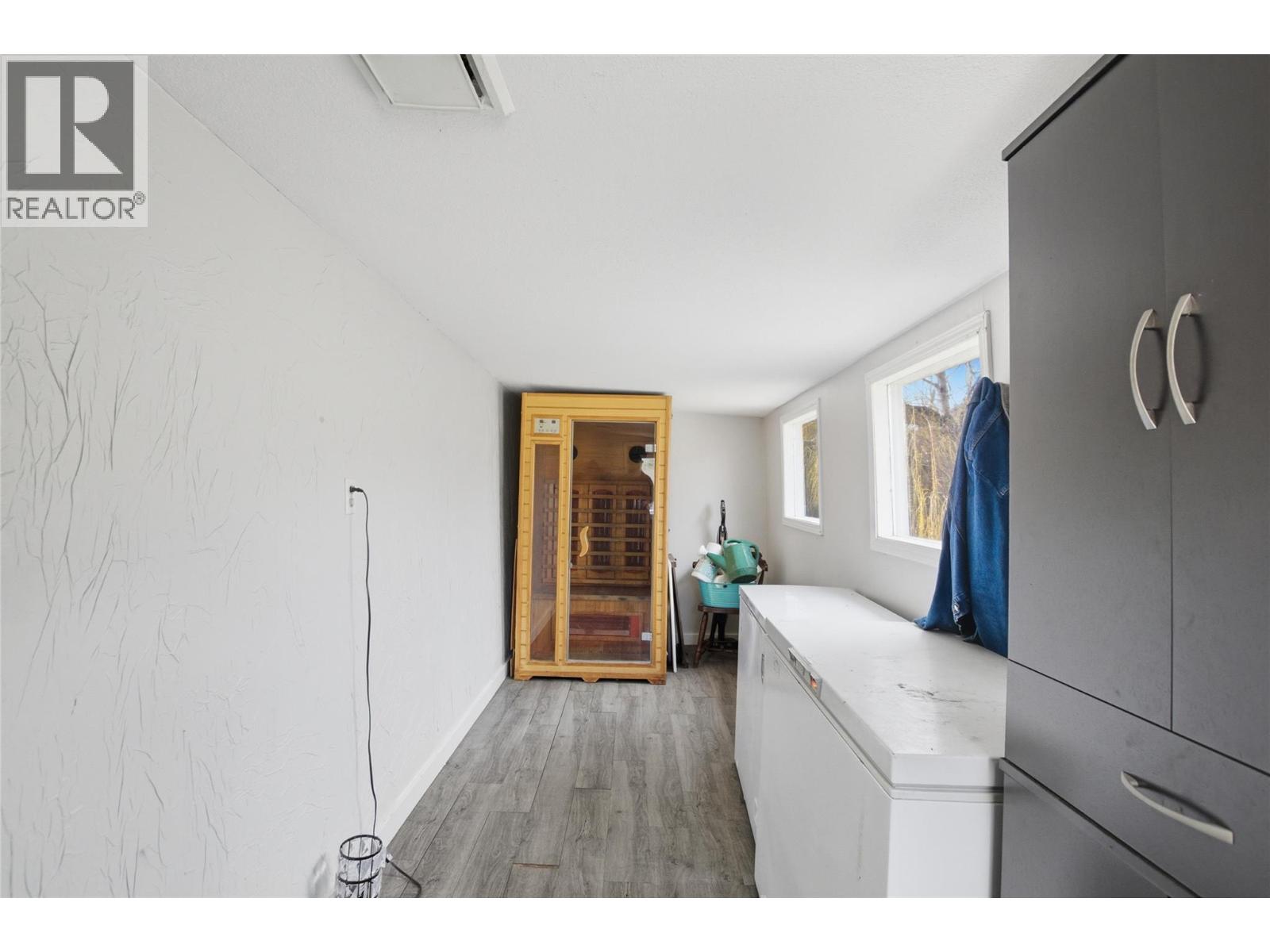 1915 Shumway Road, Kamloops, British Columbia  V2C 6T7 - Photo 13 - 10381020