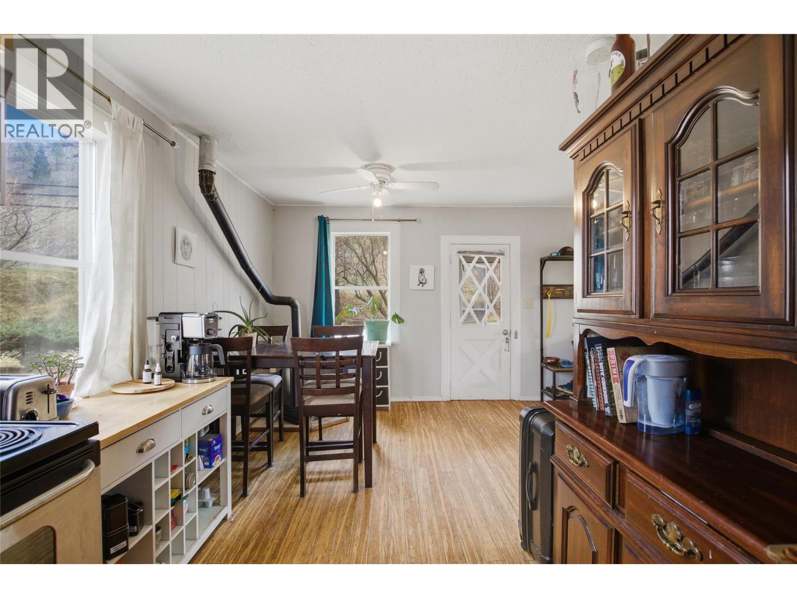 1915 Shumway Road, Kamloops, British Columbia  V2C 6T7 - Photo 6 - 10381020