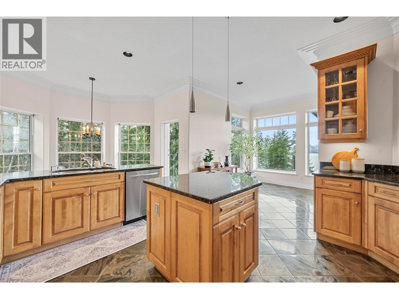 3676 Mcbride Road, Blind Bay, British Columbia  V0E 1H1 - Photo 15 - 10380658