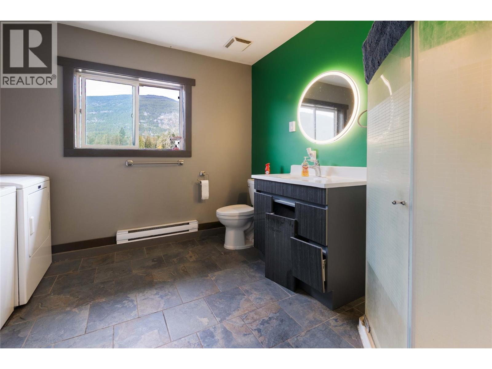 5311 30 Avenue Nw, Salmon Arm, British Columbia  V1E 3A9 - Photo 5 - 10381042