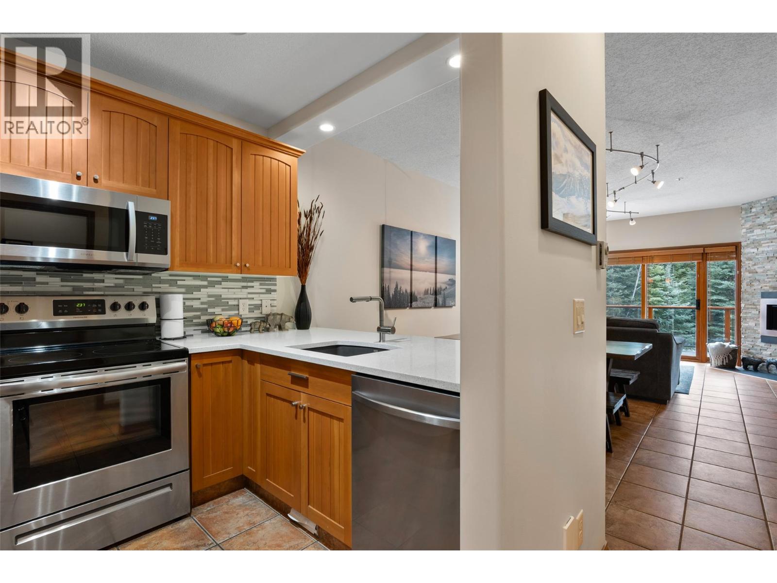 5000 Sun Peaks Road Unit# 35, Sun Peaks, British Columbia  V0E 5N0 - Photo 3 - 10380896