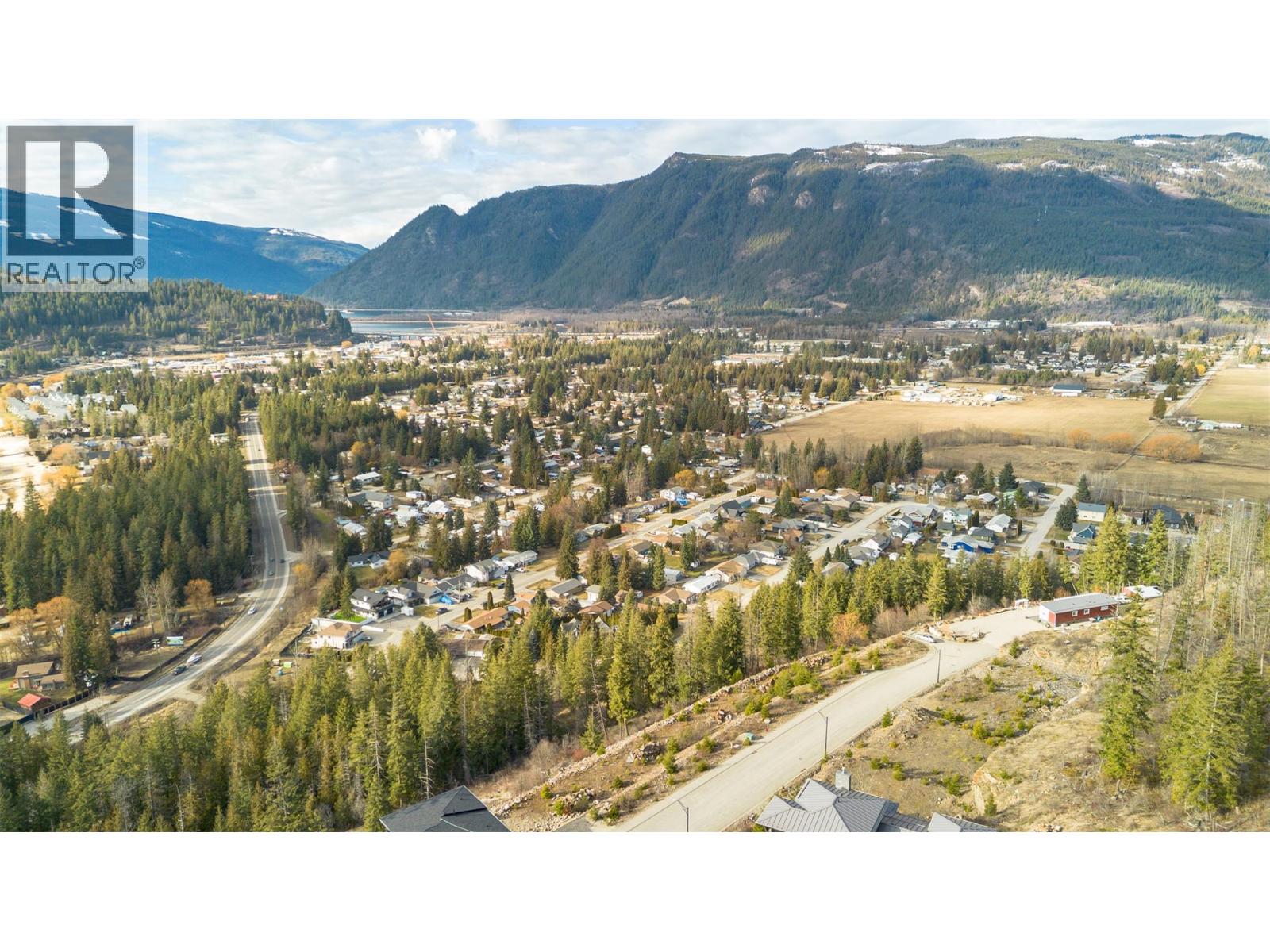 282 Bayview Drive, Sicamous, British Columbia  V0E 2V1 - Photo 10 - 10376870