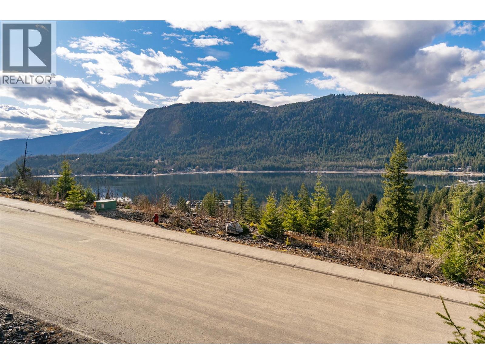 282 Bayview Drive, Sicamous, British Columbia  V0E 2V1 - Photo 5 - 10376870