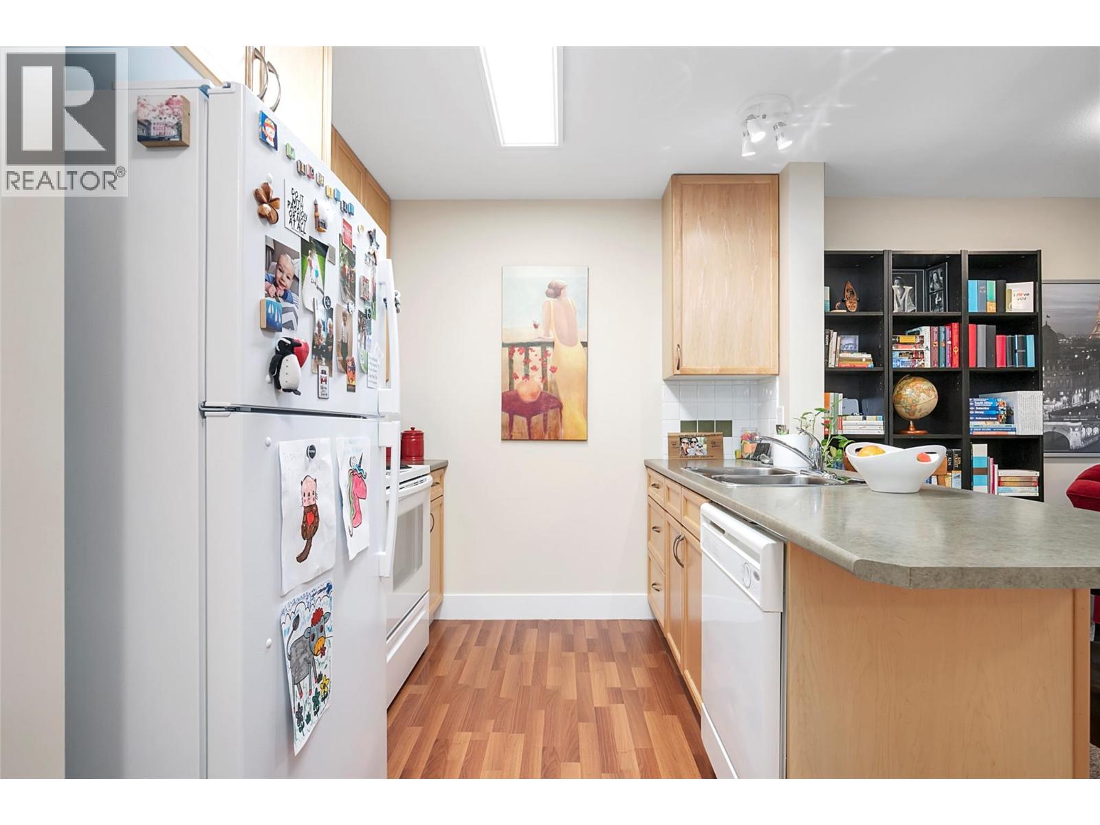 256 Hastings Avenue Unit# 301, Penticton, British Columbia  V2A 2V6 - Photo 6 - 10379802