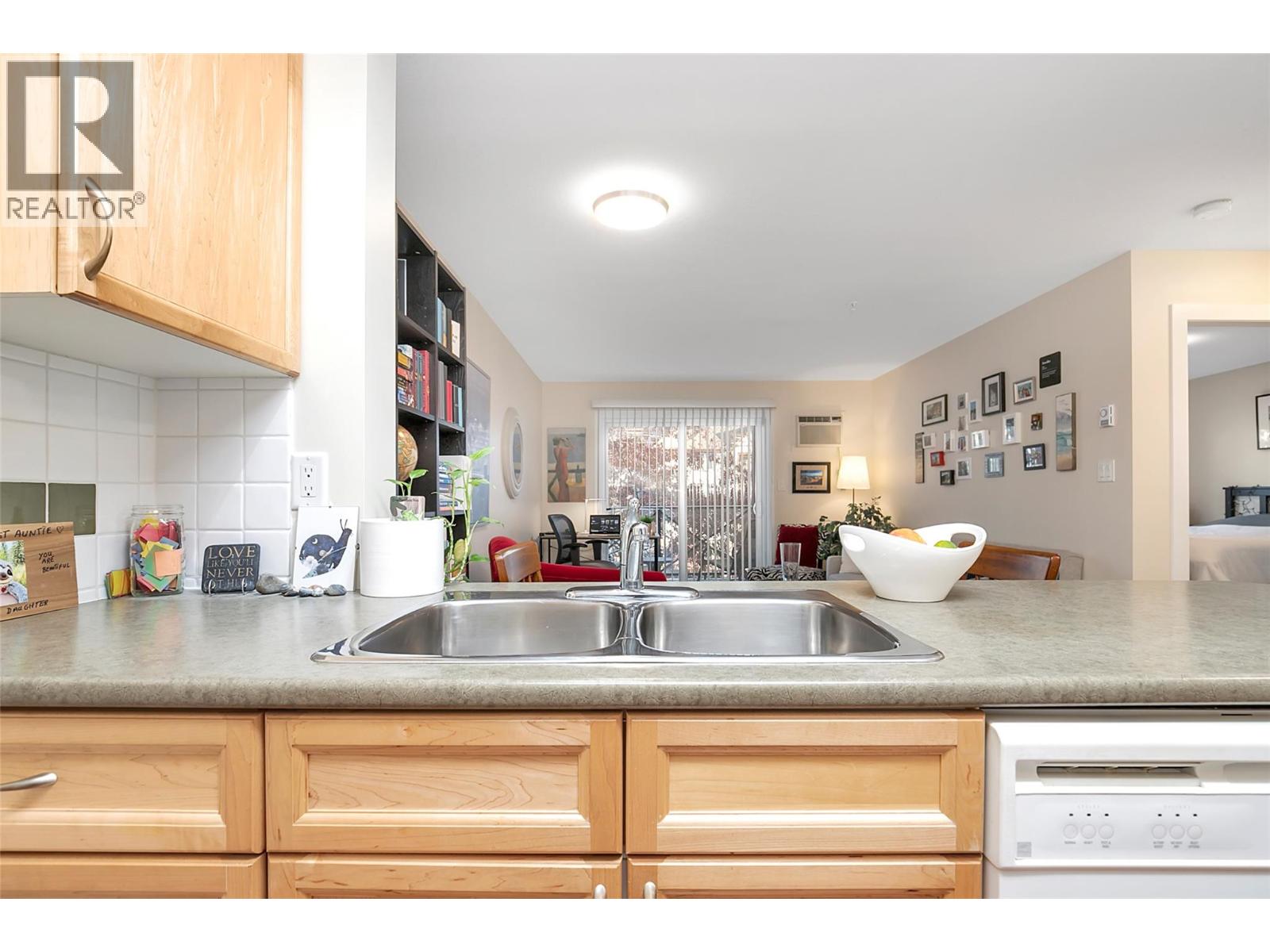 256 Hastings Avenue Unit# 301, Penticton, British Columbia  V2A 2V6 - Photo 8 - 10379802