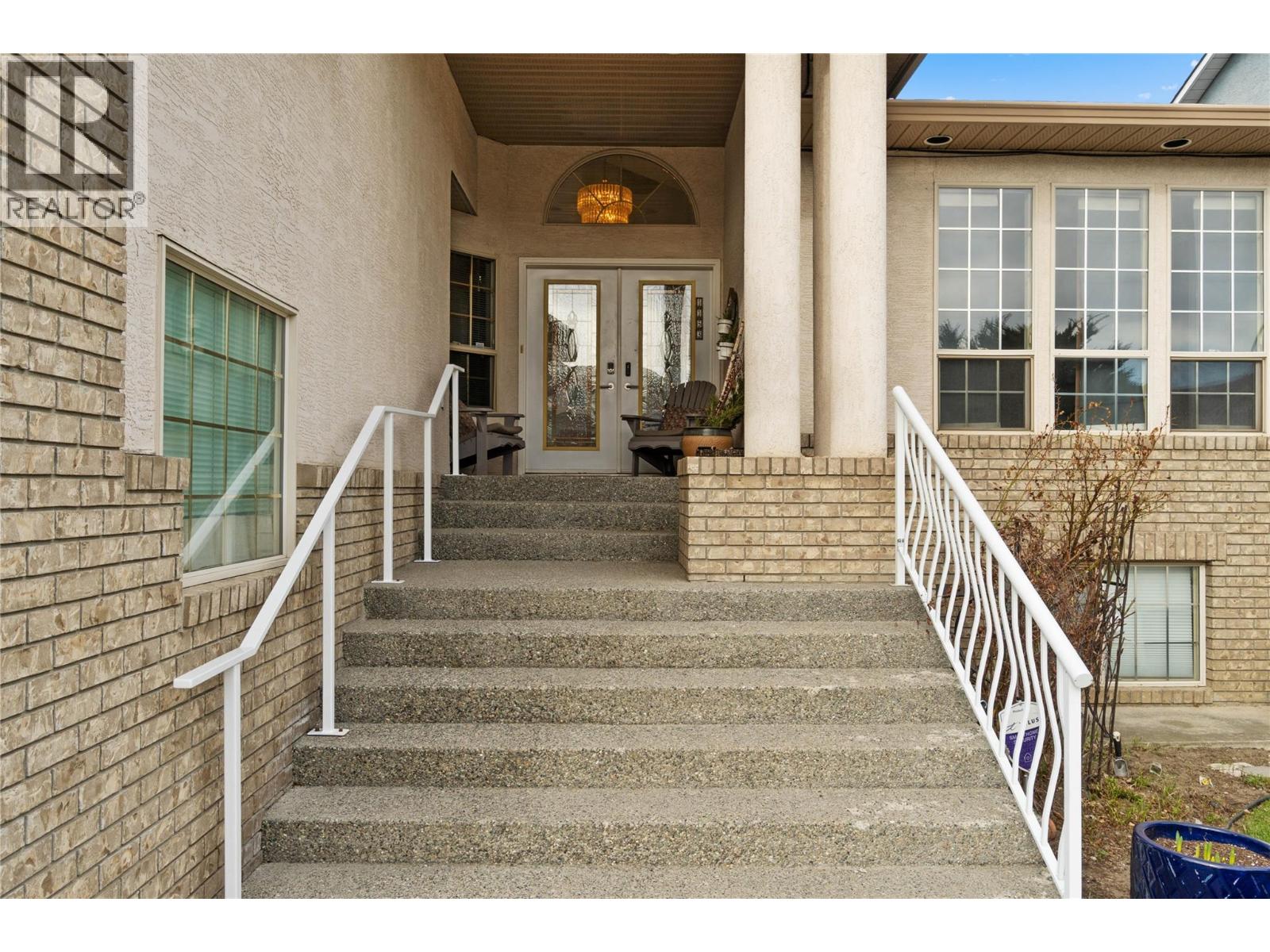 1153 14th Street, Kamloops, British Columbia  V2B 8K7 - Photo 4 - 10381034