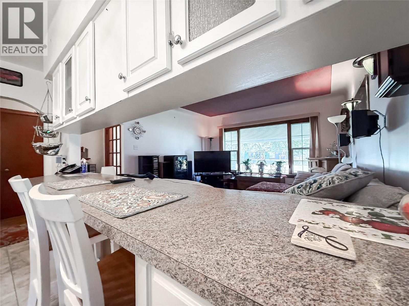 510 10th Avenue, Montrose, British Columbia  V0G 1P0 - Photo 13 - 10380818