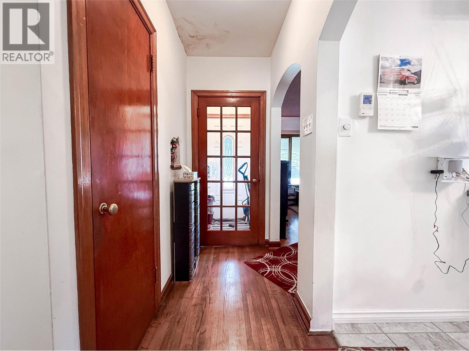 510 10th Avenue, Montrose, British Columbia  V0G 1P0 - Photo 15 - 10380818