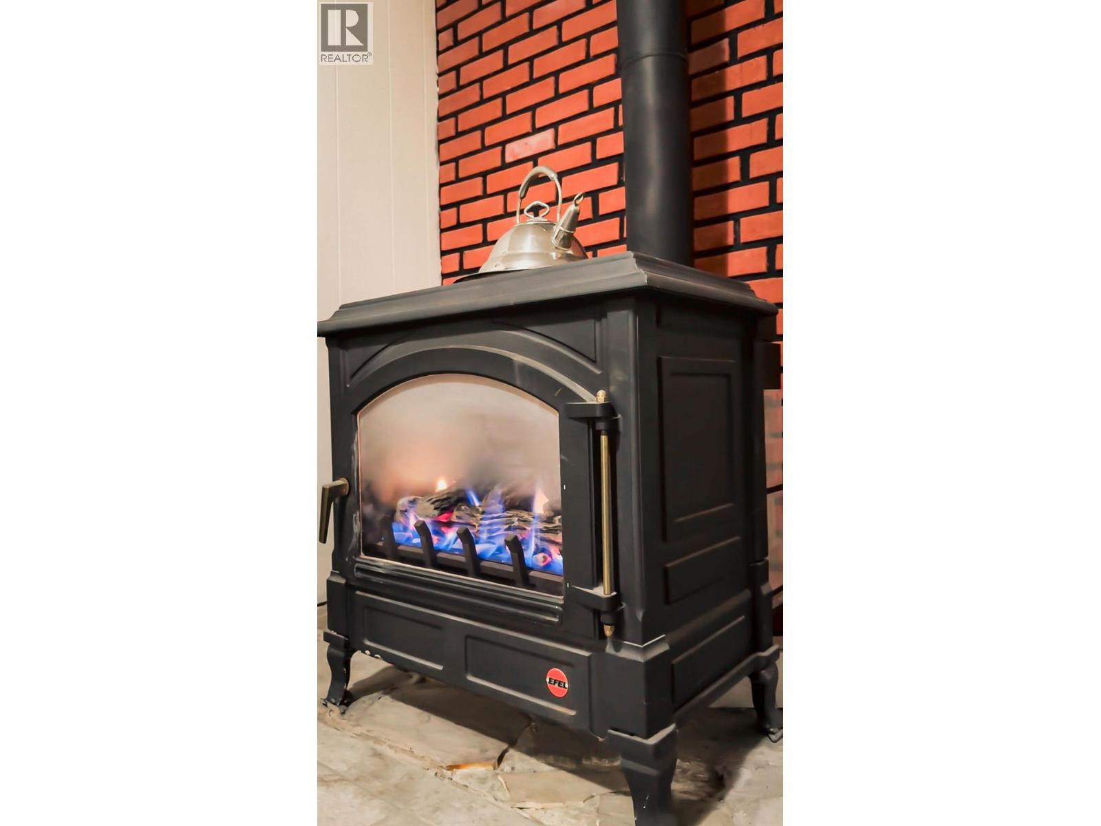 510 10th Avenue, Montrose, British Columbia  V0G 1P0 - Photo 33 - 10380818