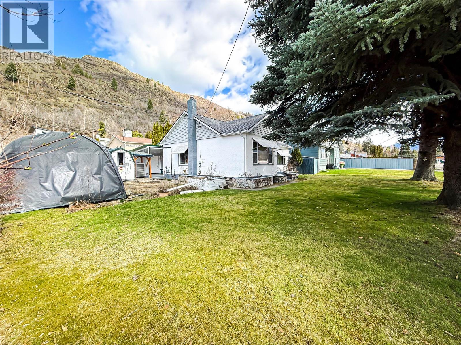 510 10th Avenue, Montrose, British Columbia  V0G 1P0 - Photo 42 - 10380818