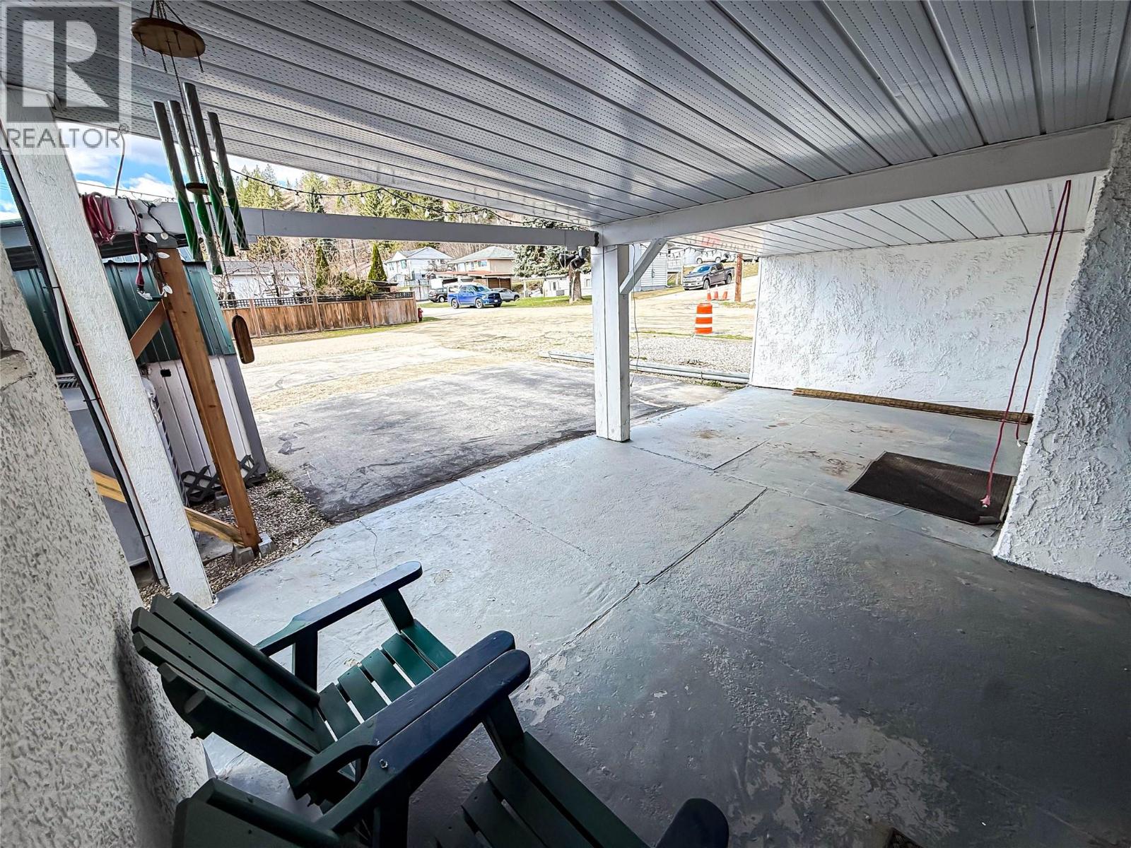 510 10th Avenue, Montrose, British Columbia  V0G 1P0 - Photo 45 - 10380818