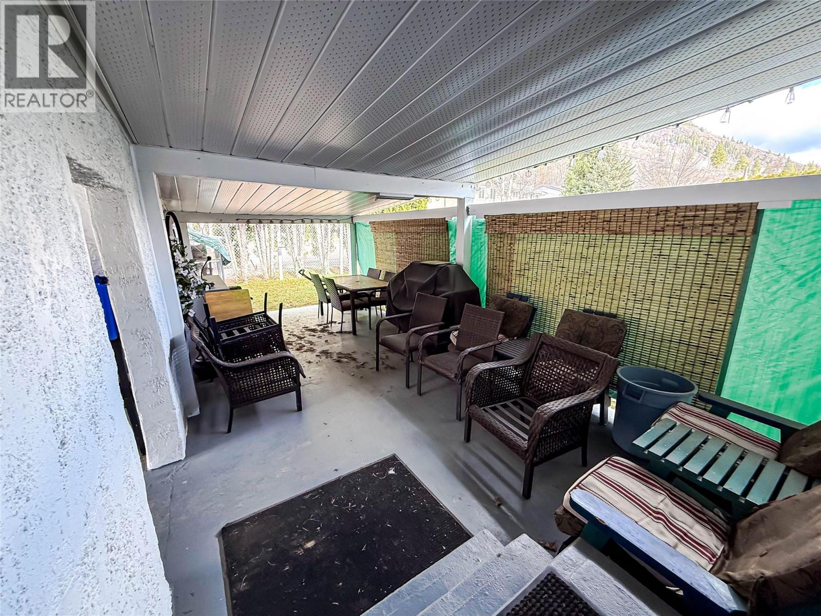 510 10th Avenue, Montrose, British Columbia  V0G 1P0 - Photo 48 - 10380818