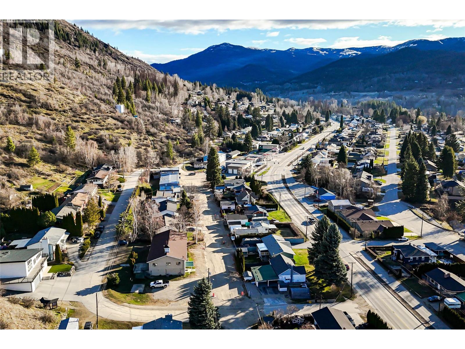 510 10th Avenue, Montrose, British Columbia  V0G 1P0 - Photo 55 - 10380818