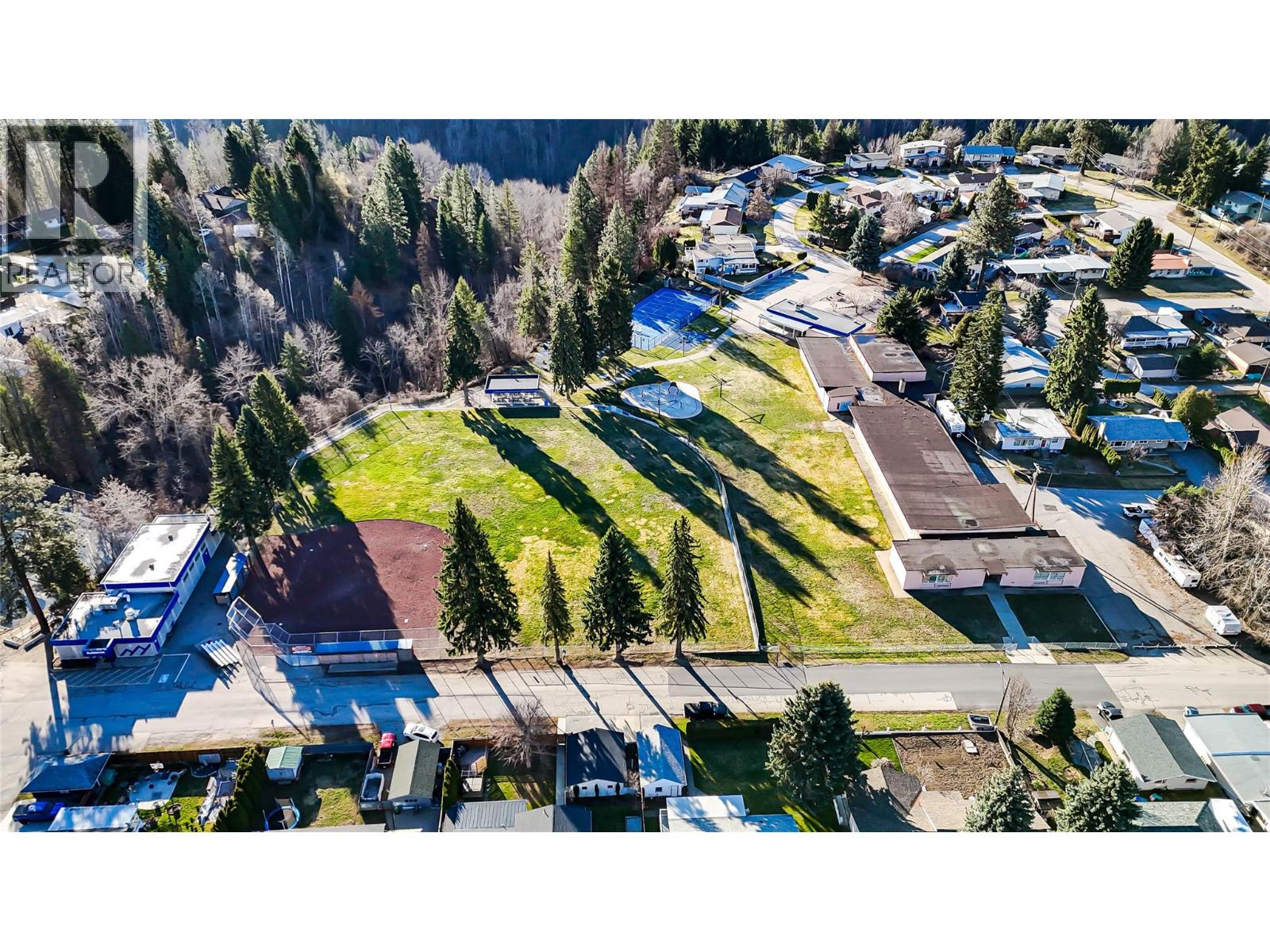 510 10th Avenue, Montrose, British Columbia  V0G 1P0 - Photo 57 - 10380818